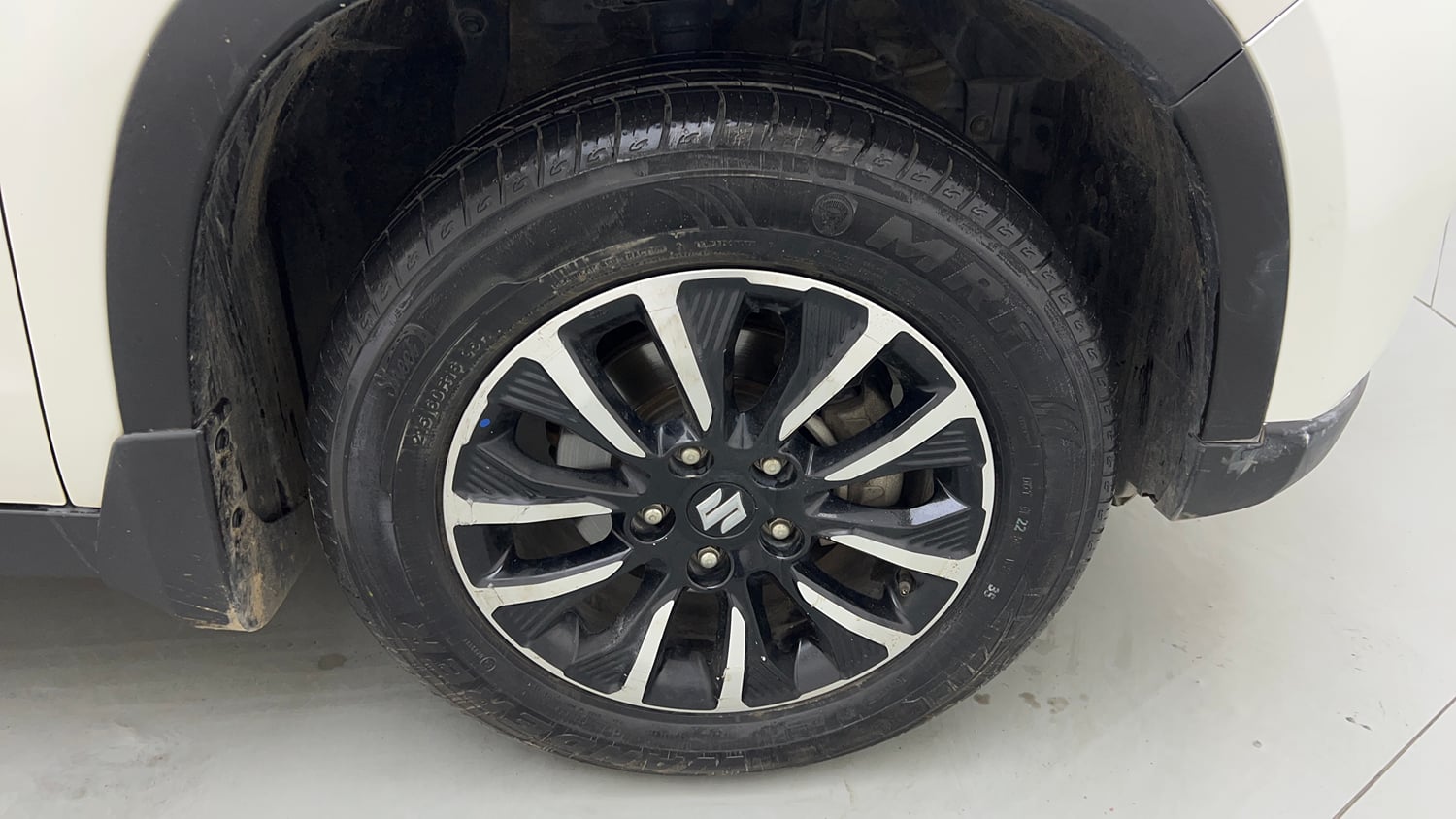 Used 2020 Maruti Suzuki Vitara Brezza ZXi Plus AT SHVS Petrol Automatic tyres RIGHT FRONT TYRE RIM VIEW