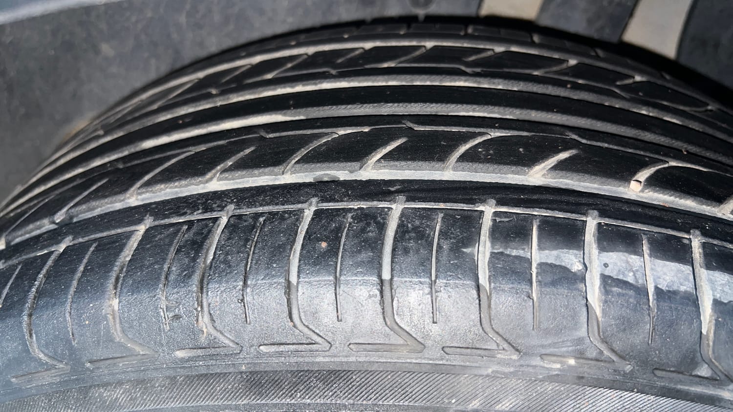 Used 2018 Hyundai Creta SX 1.6 CRDi Diesel Manual tyres LEFT REAR TYRE TREAD VIEW