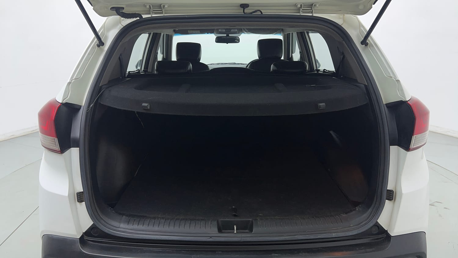 Used 2018 Hyundai Creta SX 1.6 CRDi Diesel Manual interior DICKY INSIDE VIEW