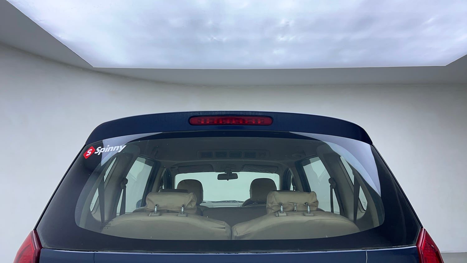Used 2016 Maruti Suzuki Ertiga VXI Petrol Manual exterior BACK WINDSHIELD VIEW