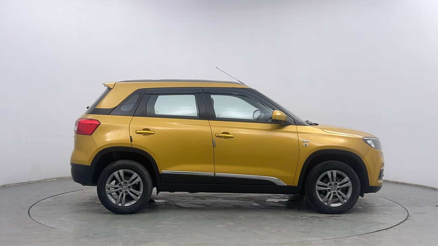Used 2017 Maruti Suzuki Vitara Brezza [2016-2020] ZDi Diesel Manual exterior RIGHT SIDE VIEW