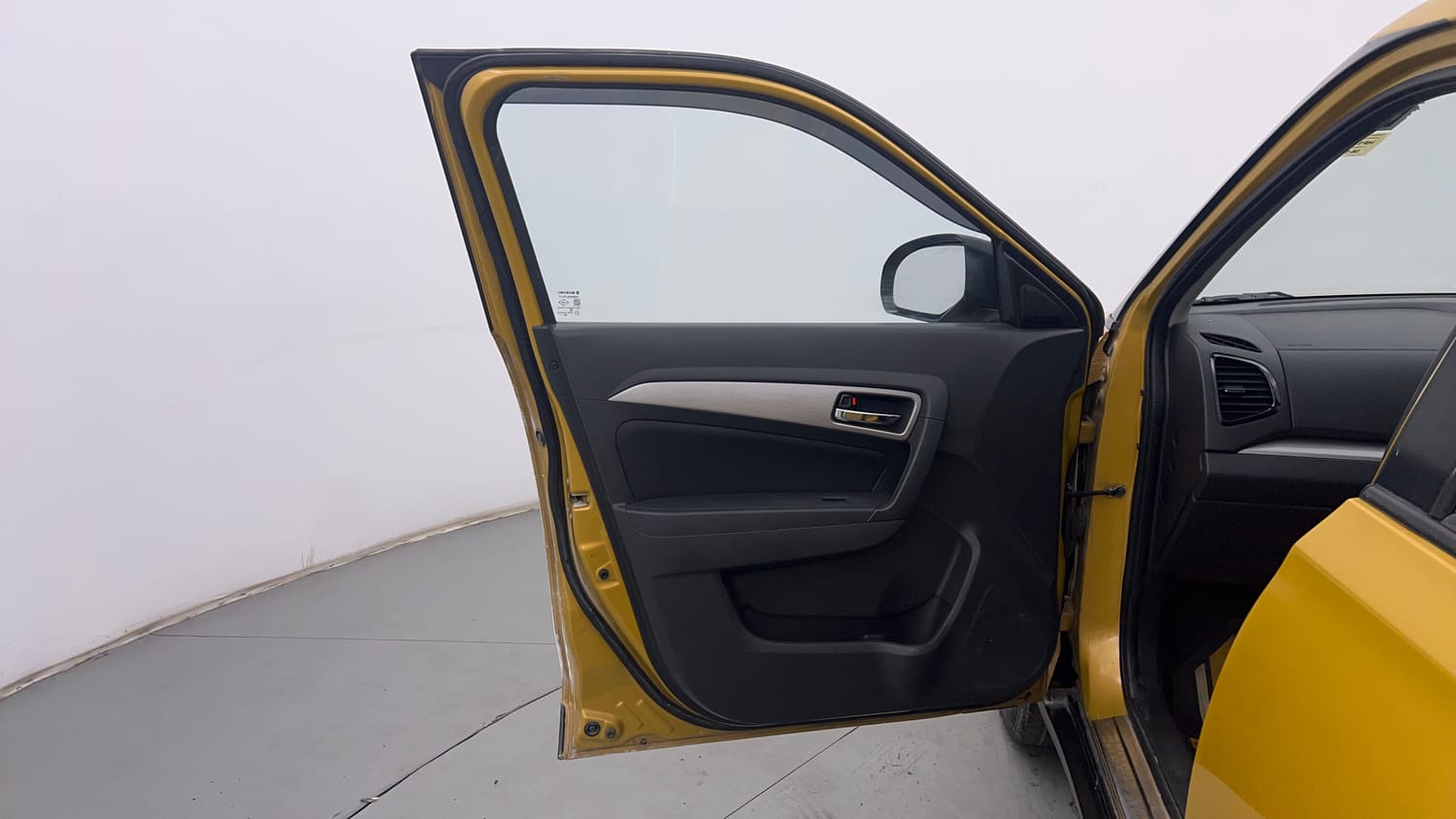 Used 2017 Maruti Suzuki Vitara Brezza [2016-2020] ZDi Diesel Manual interior LEFT FRONT DOOR OPEN VIEW