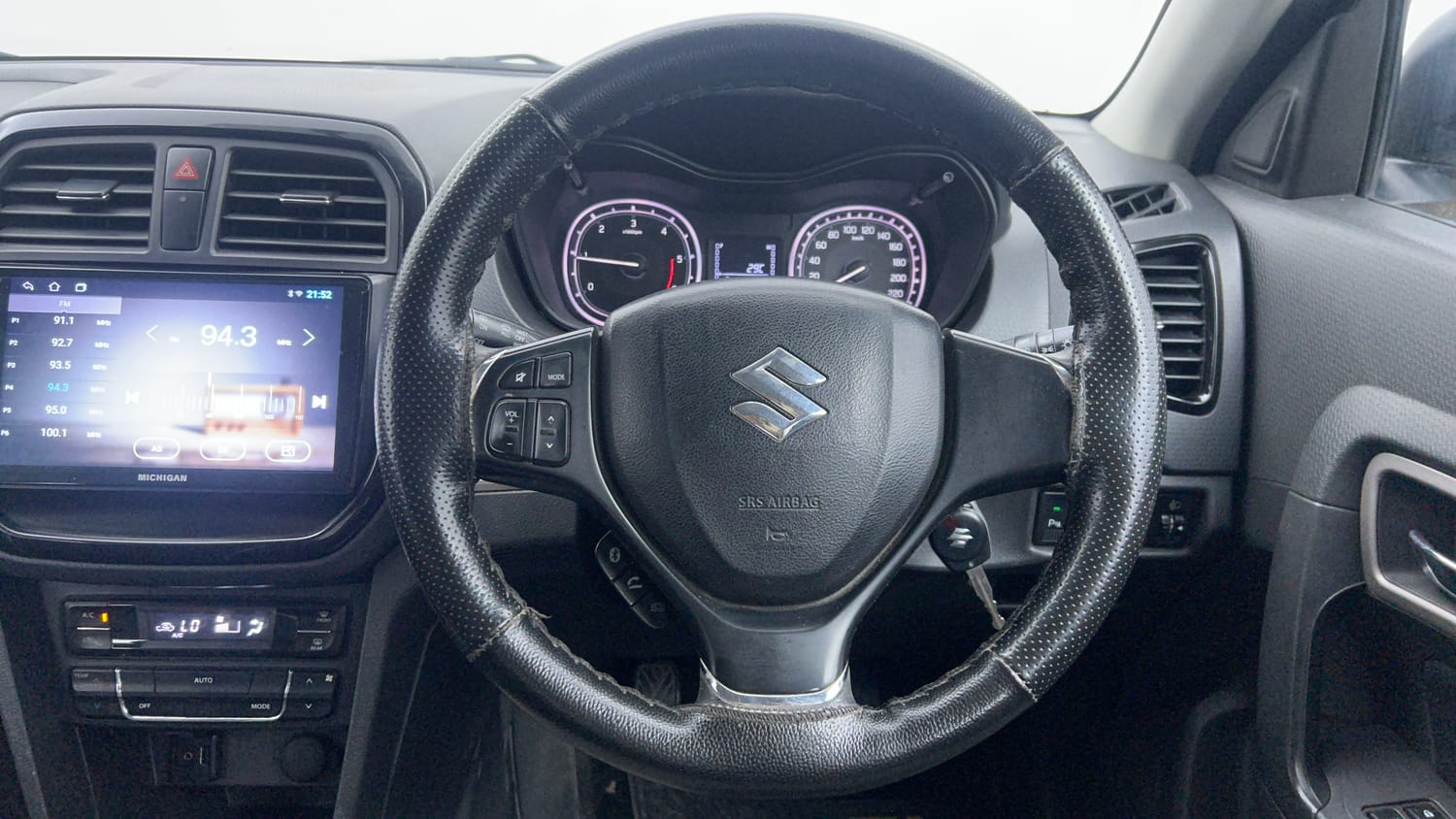 Used 2017 Maruti Suzuki Vitara Brezza [2016-2020] ZDi Diesel Manual interior STEERING VIEW