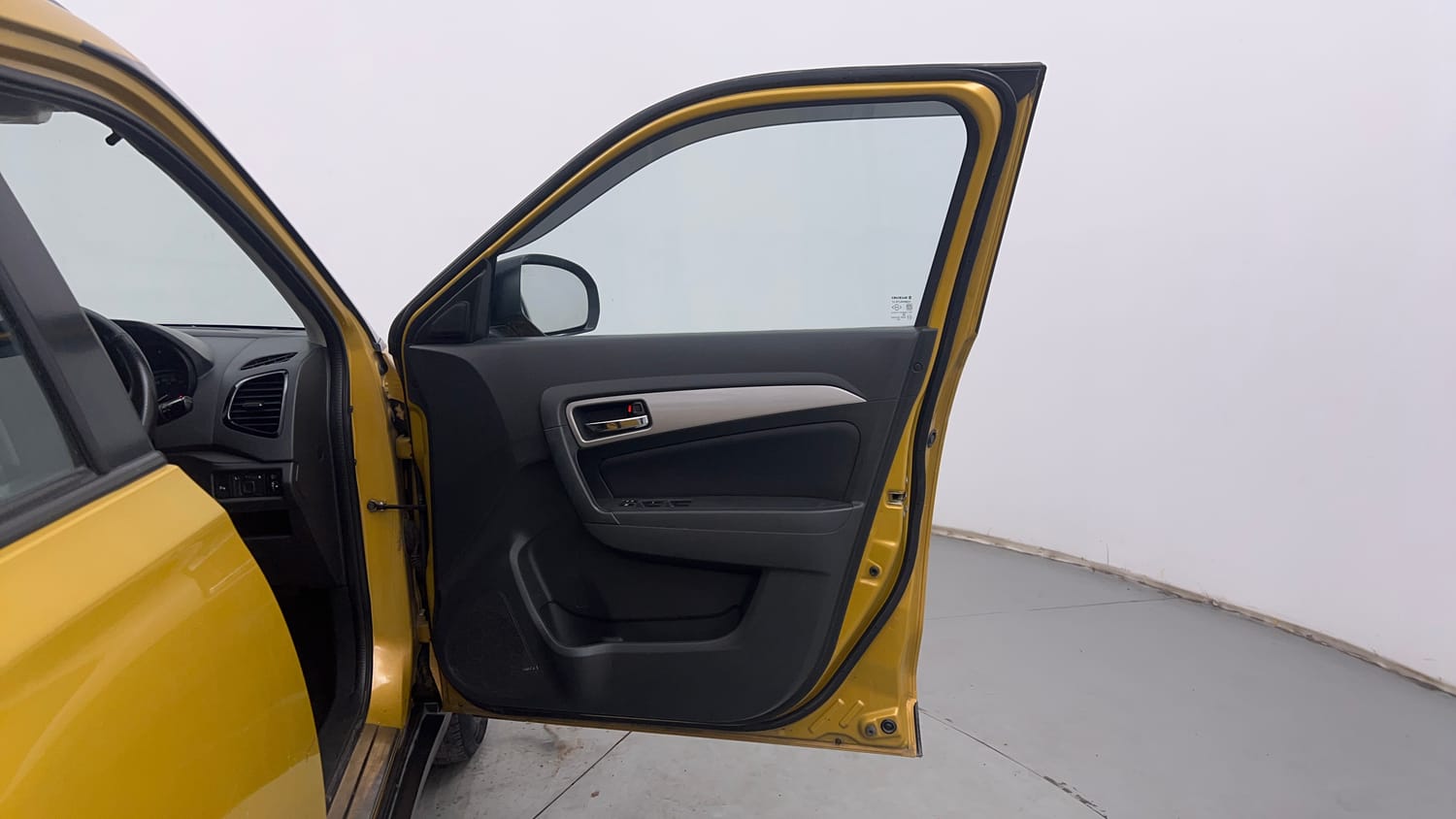 Used 2017 Maruti Suzuki Vitara Brezza [2016-2020] ZDi Diesel Manual interior RIGHT FRONT DOOR OPEN VIEW