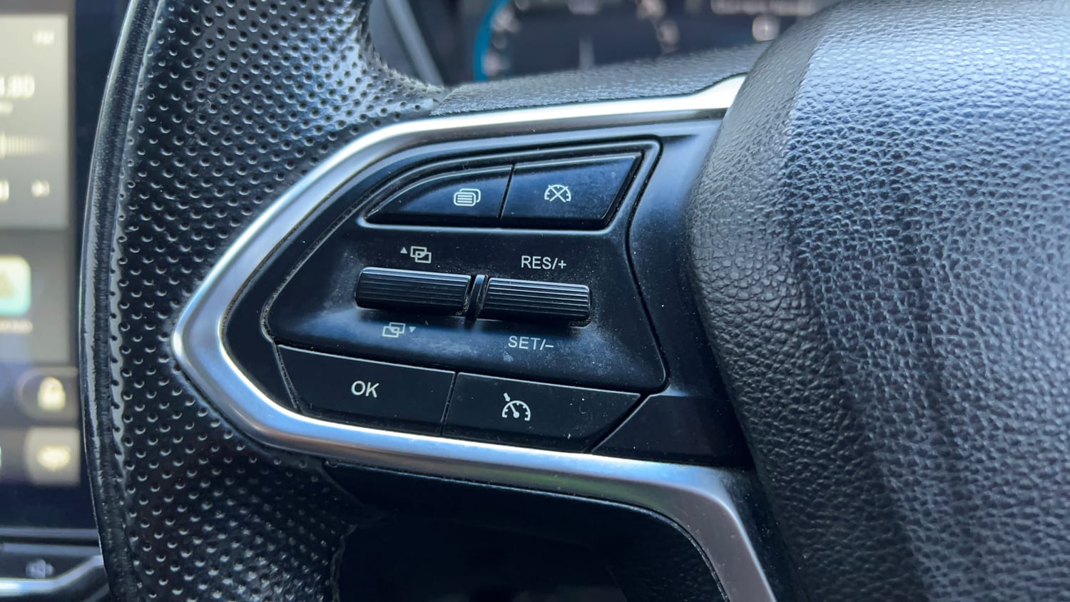 Used 2019 MG Motors Hector Sharp 2.0 Diesel Diesel Manual top_features Cruise control