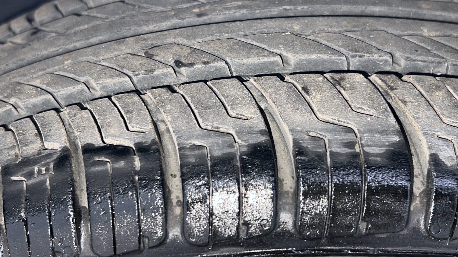 Used 2017 Honda Amaze 1.2 S i-VTEC Opt Petrol Manual tyres LEFT FRONT TYRE TREAD VIEW