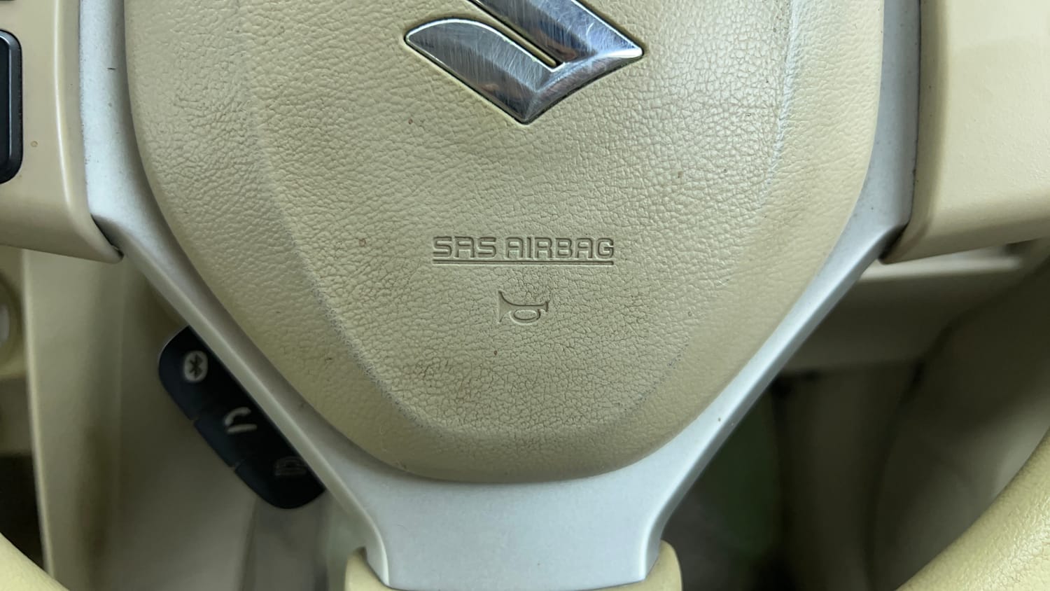 Used 2016 Maruti Suzuki Ertiga VXI Petrol Manual top_features Airbags
