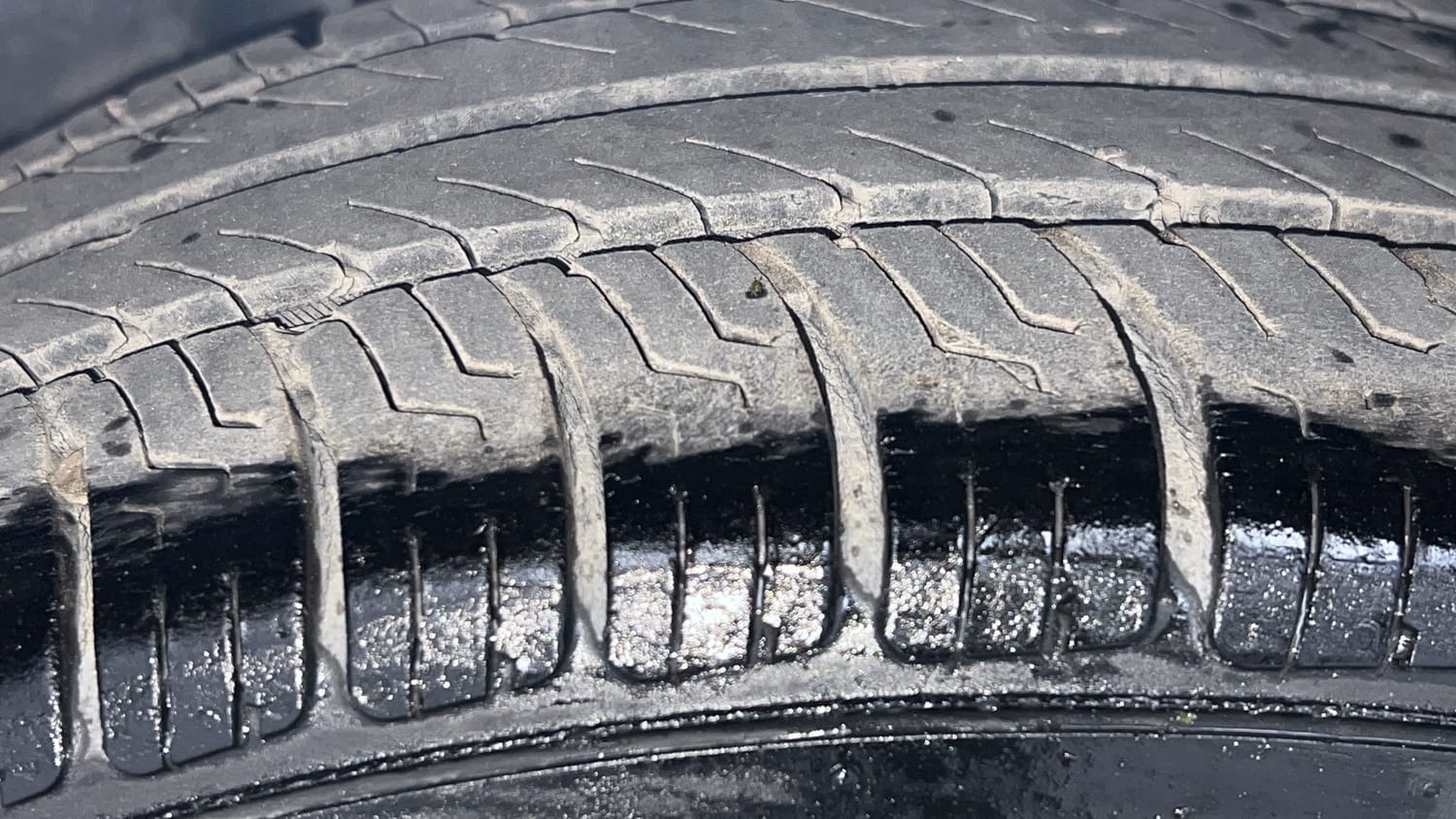 Used 2017 Honda Amaze 1.2 S i-VTEC Opt Petrol Manual tyres RIGHT REAR TYRE TREAD VIEW
