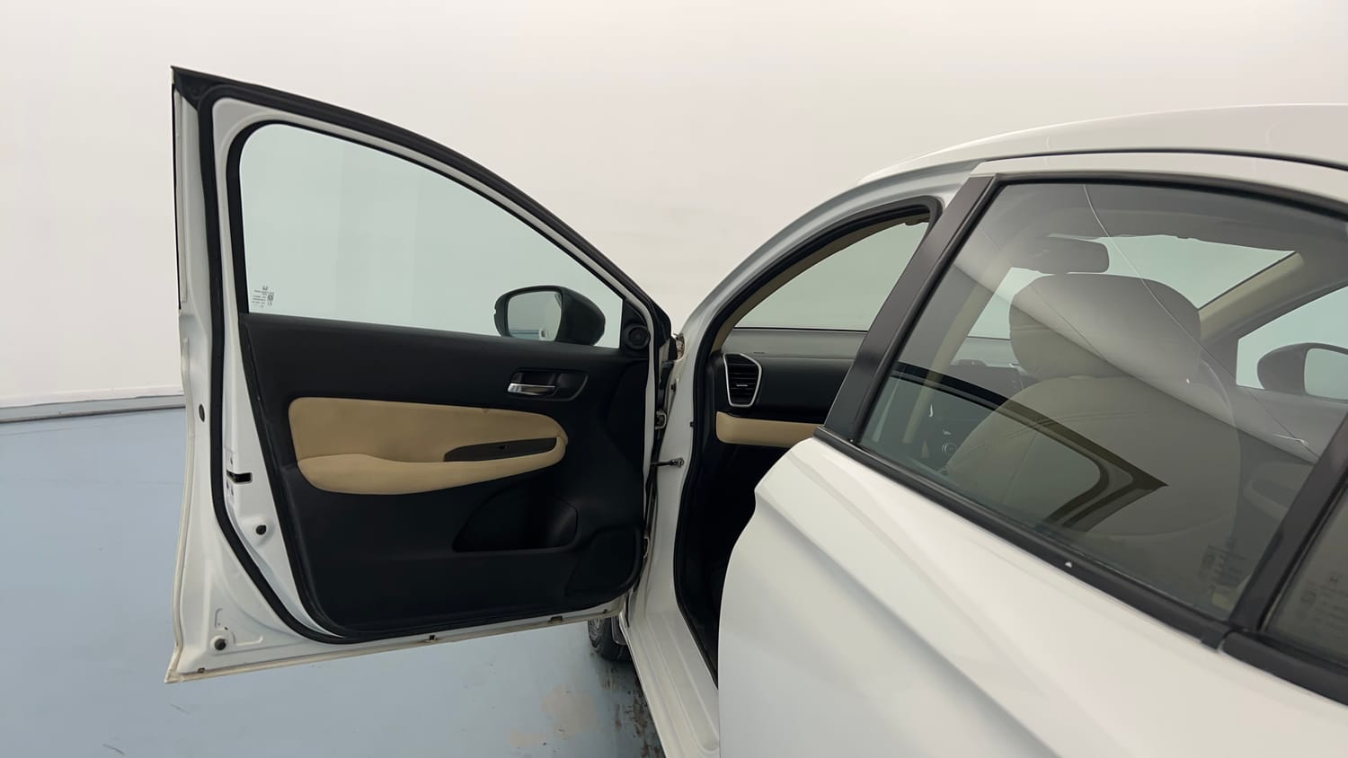 Used 2021 Honda City VX CVT Petrol Petrol Automatic interior LEFT FRONT DOOR OPEN VIEW