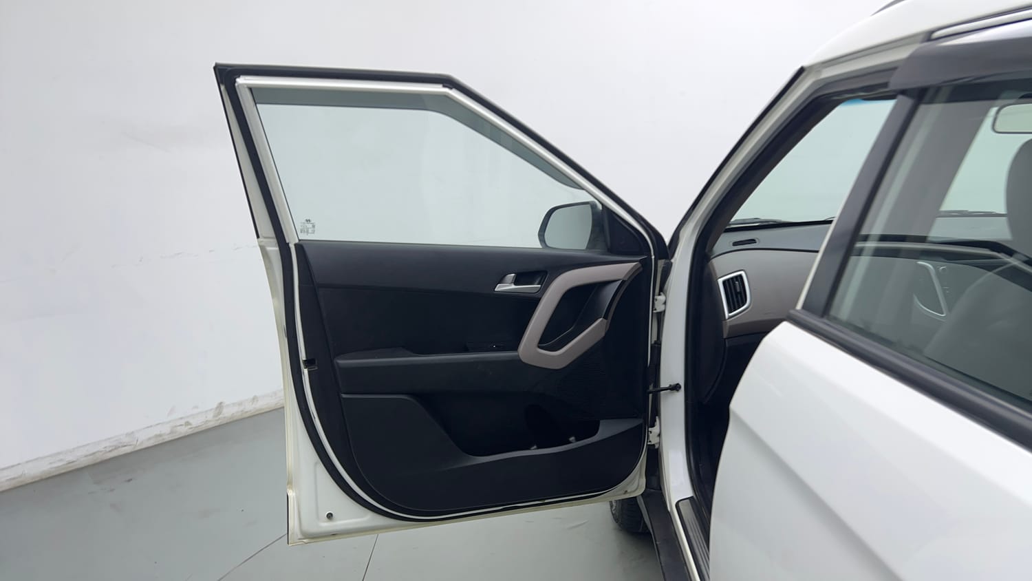 Used 2018 Hyundai Creta SX 1.6 CRDi Diesel Manual interior LEFT FRONT DOOR OPEN VIEW