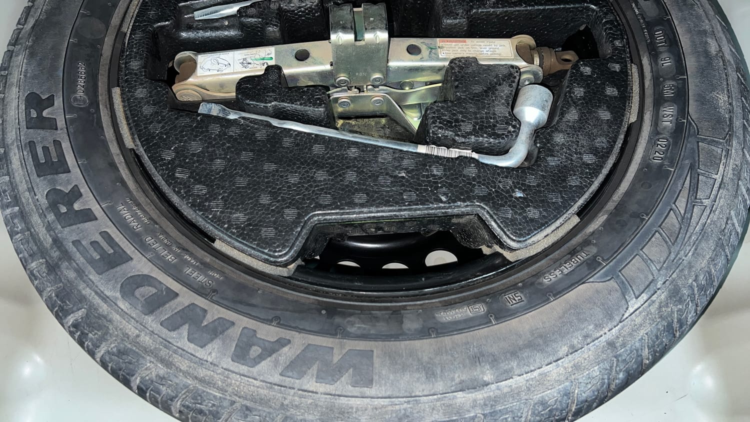 Used 2020 Maruti Suzuki Vitara Brezza ZXi Plus AT SHVS Petrol Automatic tyres SPARE TYRE VIEW