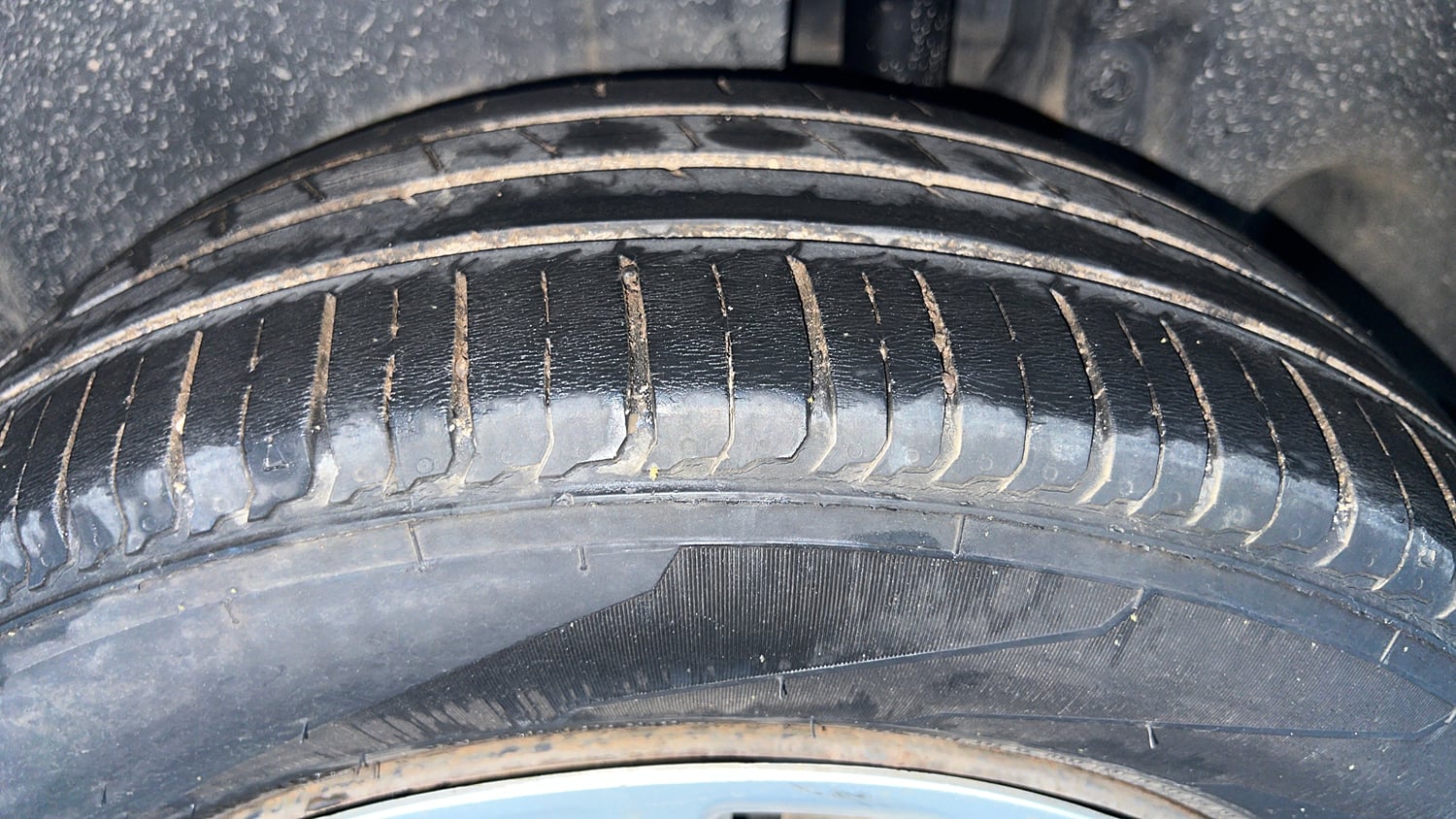 Used 2016 Maruti Suzuki Ertiga VXI Petrol Manual tyres LEFT REAR TYRE TREAD VIEW
