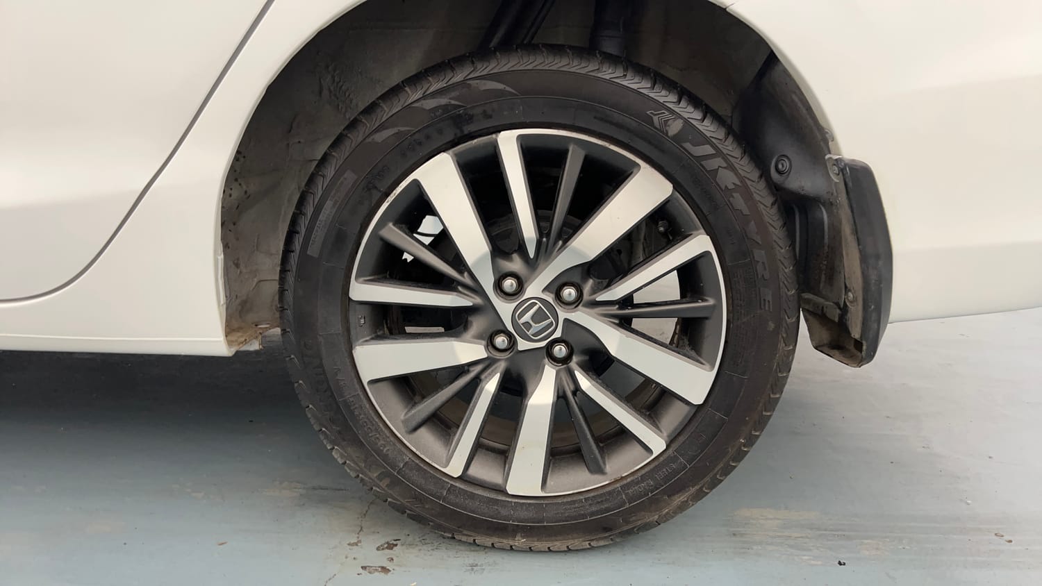 Used 2021 Honda City VX CVT Petrol Petrol Automatic tyres LEFT REAR TYRE RIM VIEW