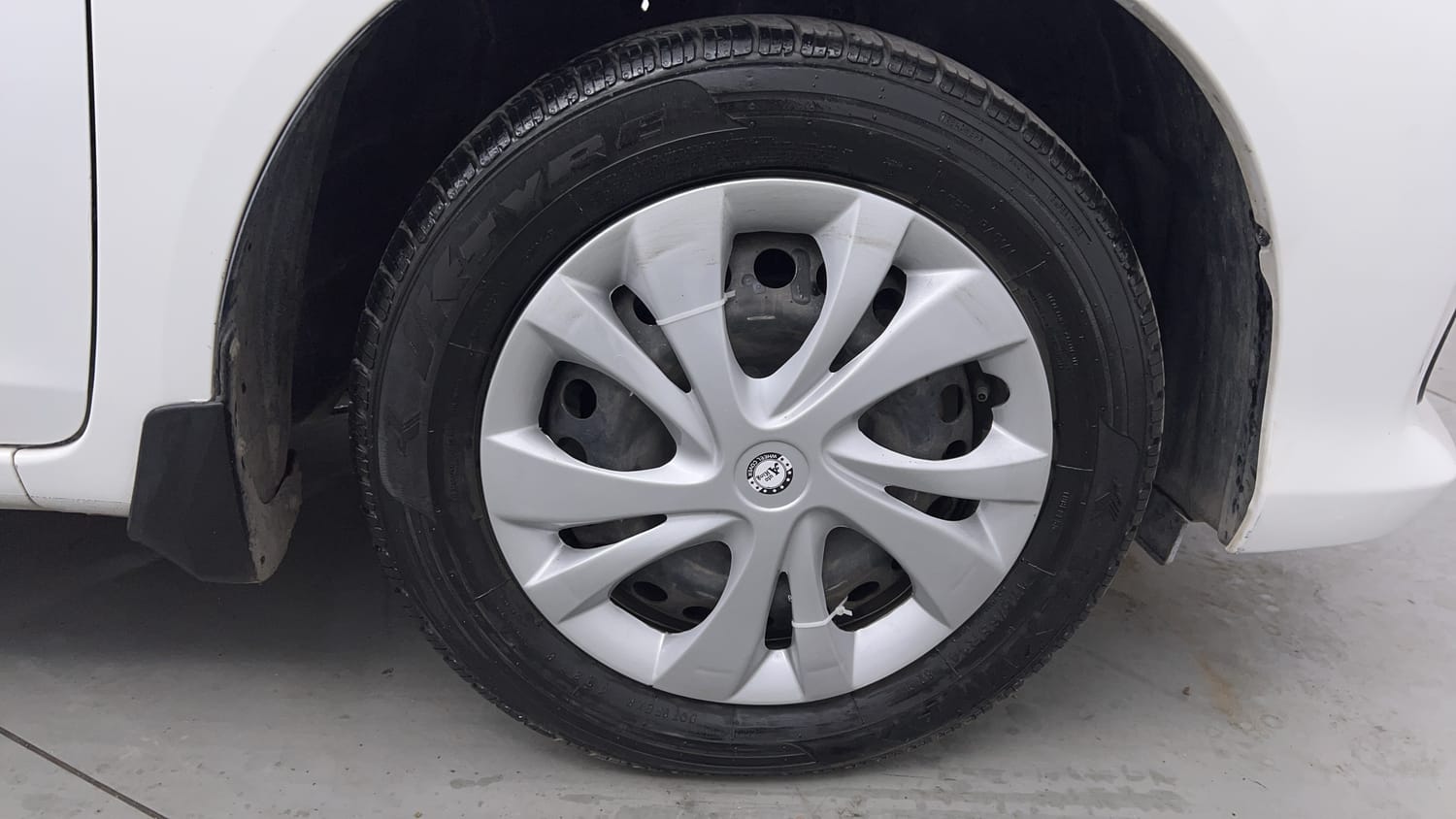 Used 2017 Honda Amaze 1.2 S i-VTEC Opt Petrol Manual tyres RIGHT FRONT TYRE RIM VIEW