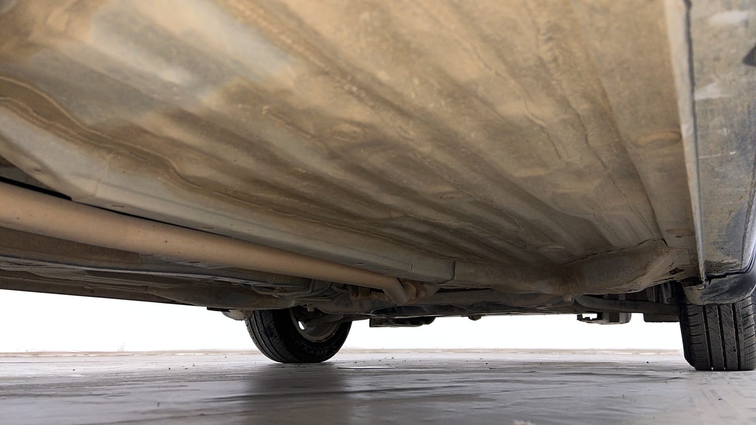 Used 2023 Honda Amaze VX 1.2 Petrol CVT Petrol Automatic extra REAR RIGHT UNDERBODY VIEW