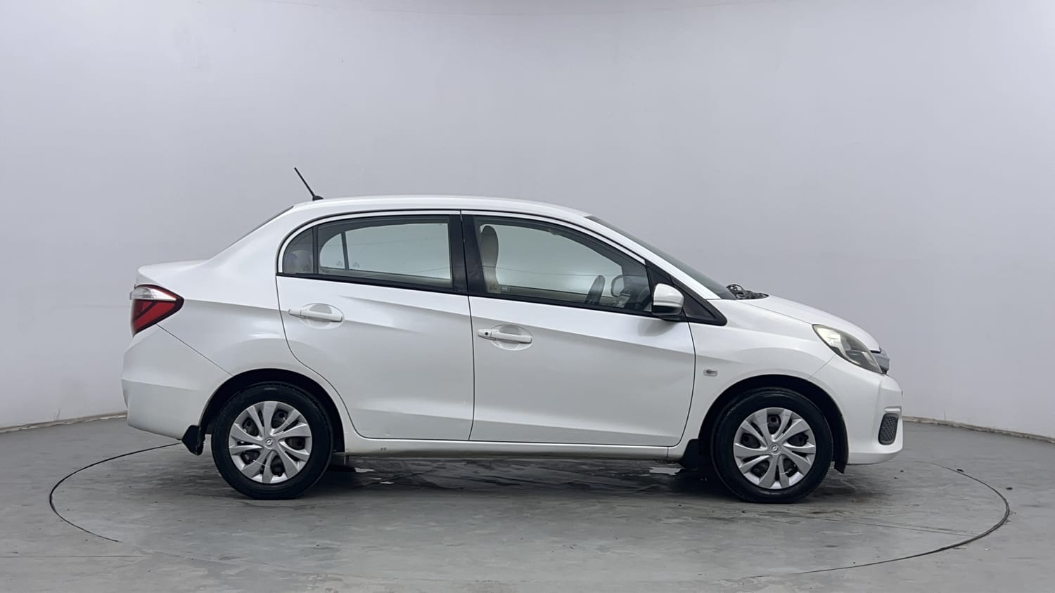 Used 2017 Honda Amaze 1.2 S i-VTEC Opt Petrol Manual exterior RIGHT SIDE VIEW