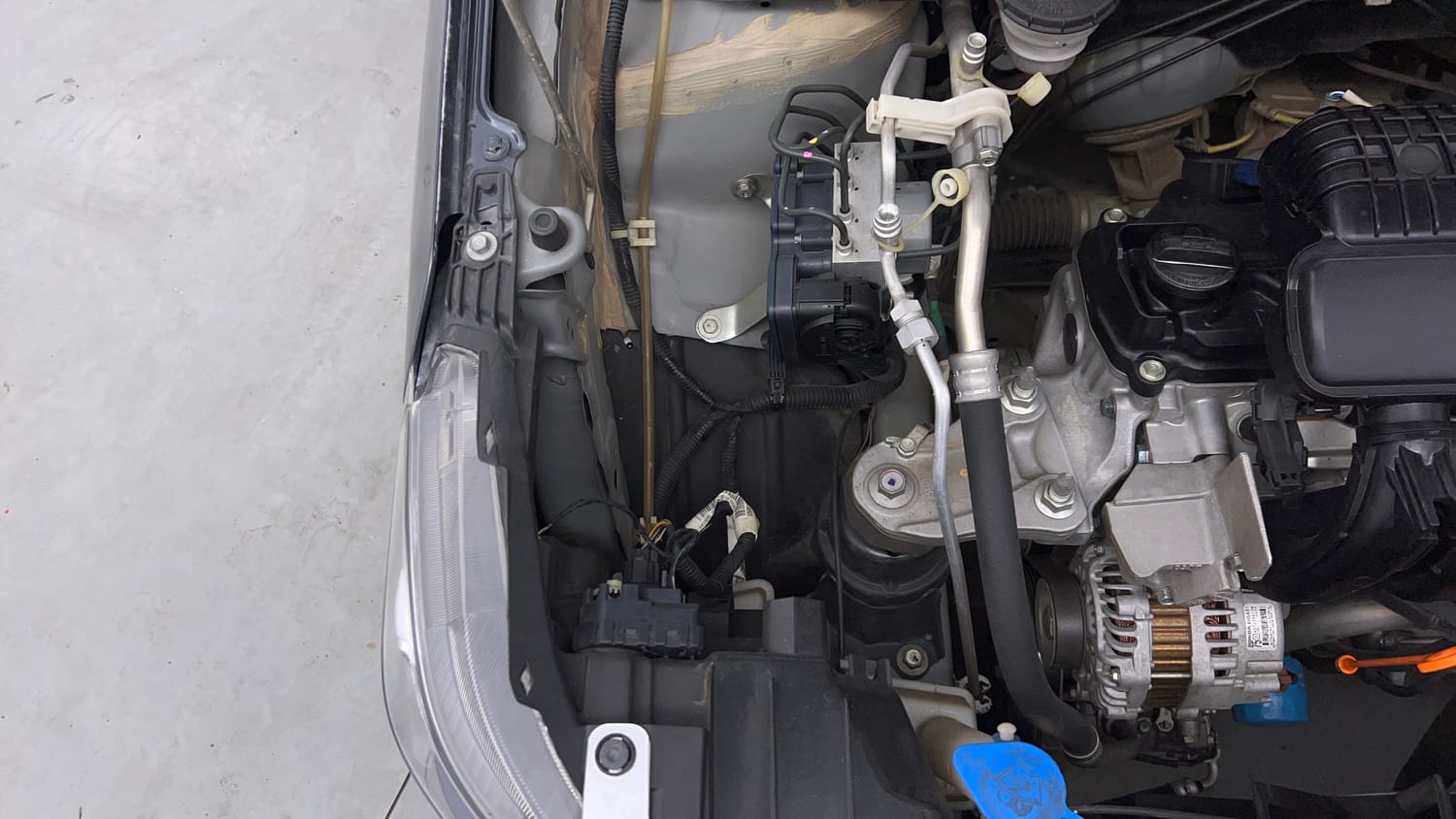 Used 2023 Honda Amaze VX 1.2 Petrol CVT Petrol Automatic engine ENGINE RIGHT SIDE VIEW