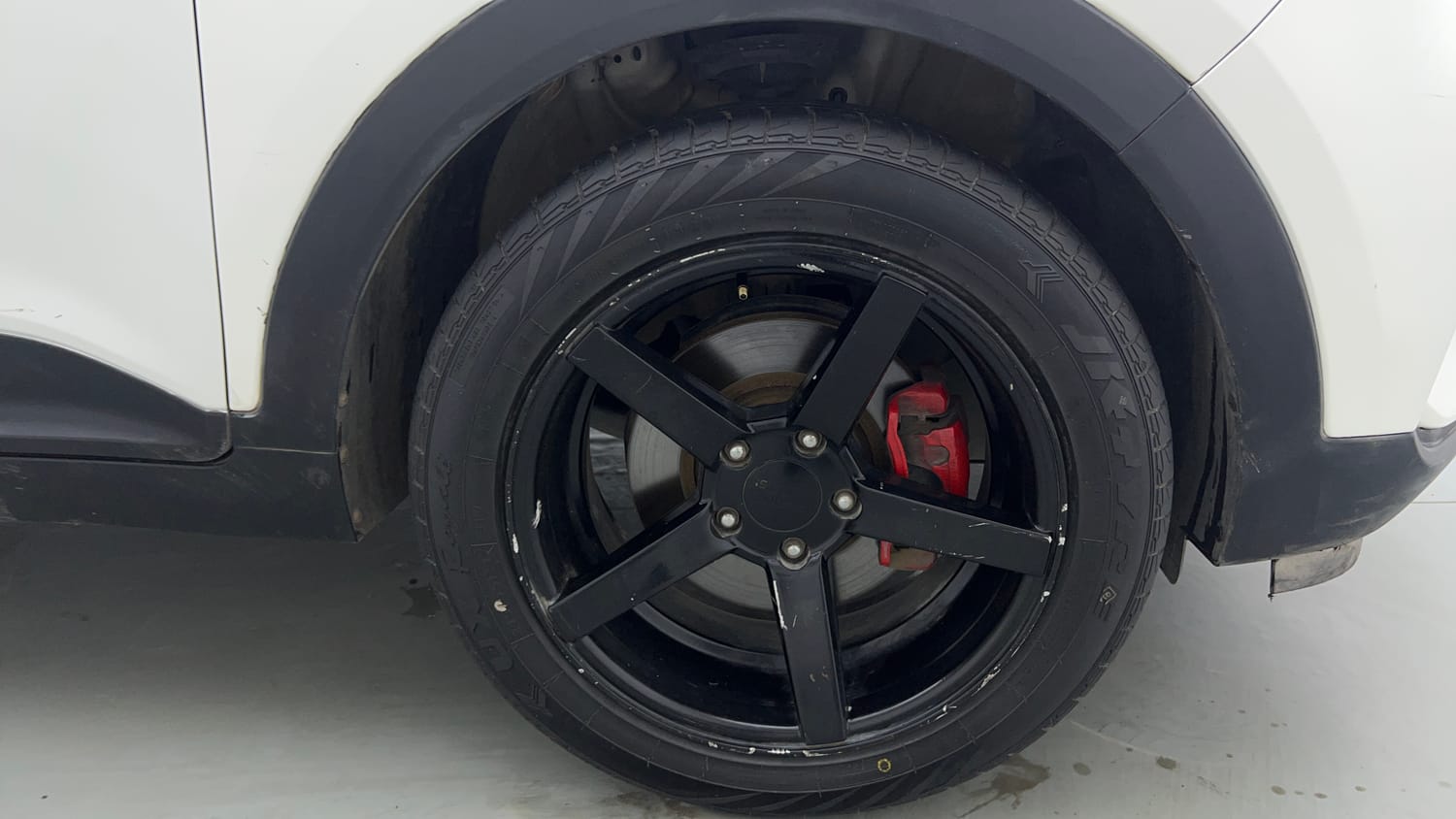 Used 2018 Hyundai Creta SX 1.6 CRDi Diesel Manual tyres RIGHT FRONT TYRE RIM VIEW
