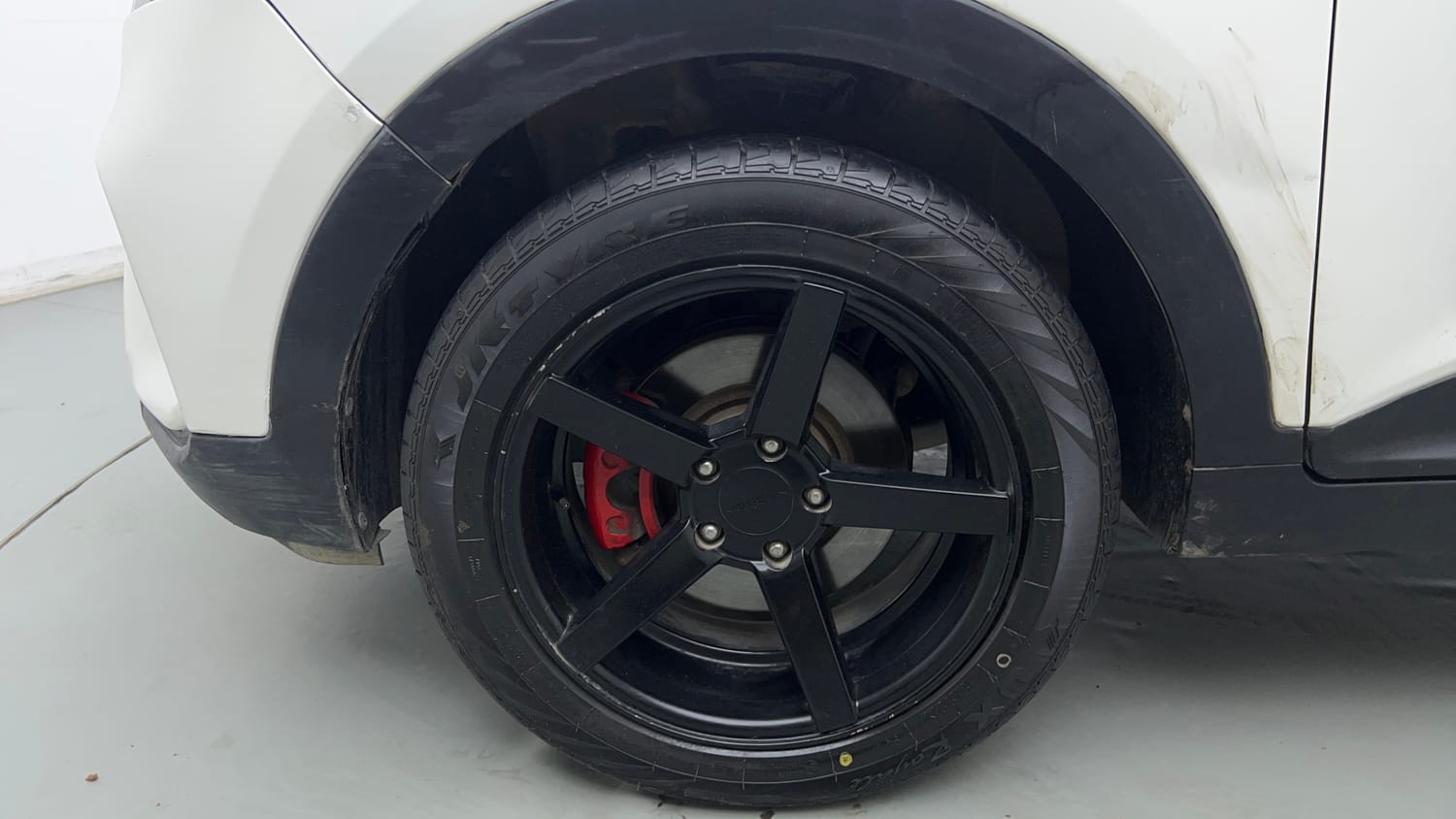 Used 2018 Hyundai Creta SX 1.6 CRDi Diesel Manual tyres LEFT FRONT TYRE RIM VIEW