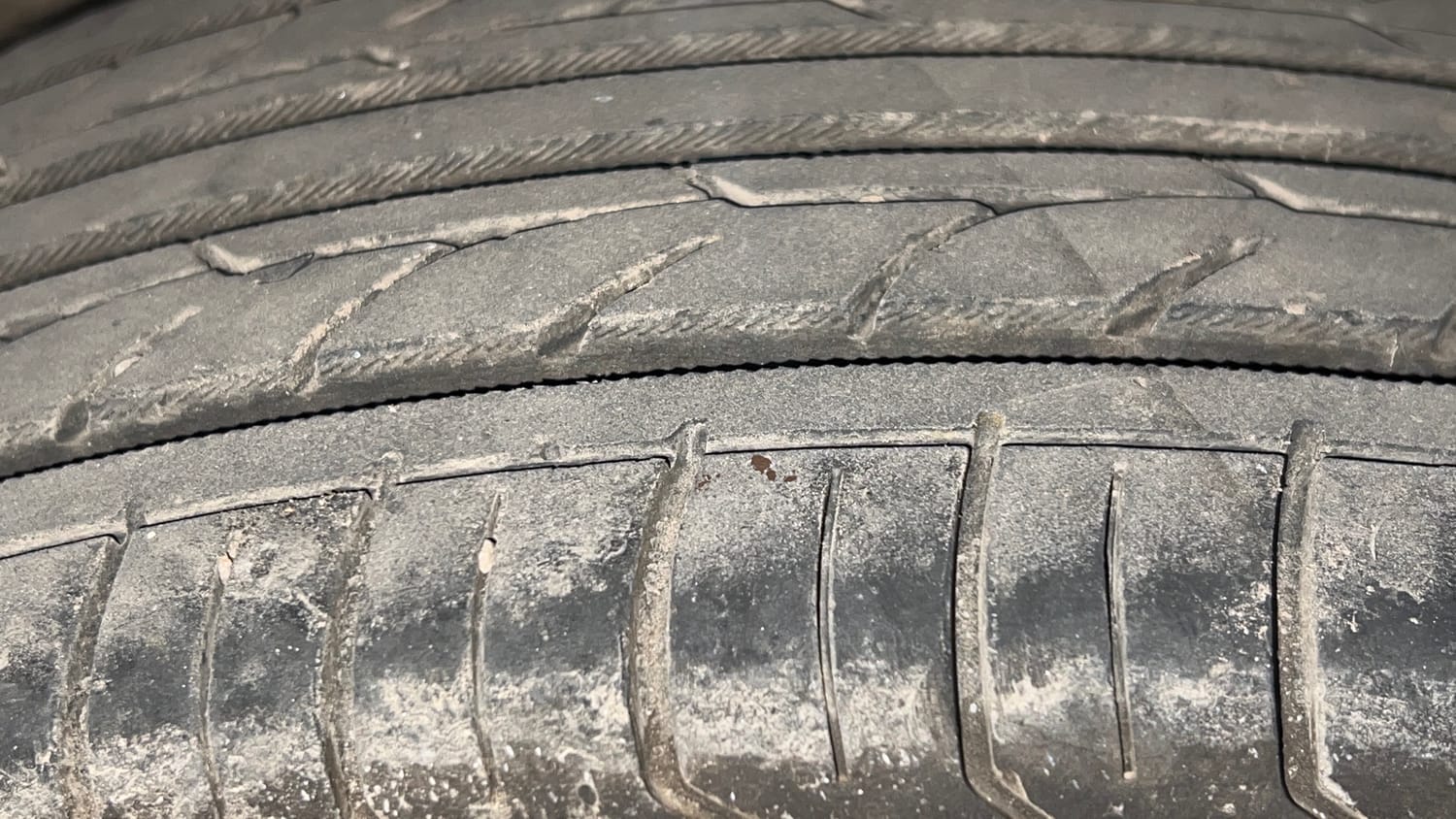 Used 2023 Honda Amaze VX 1.2 Petrol CVT Petrol Automatic tyres LEFT REAR TYRE TREAD VIEW