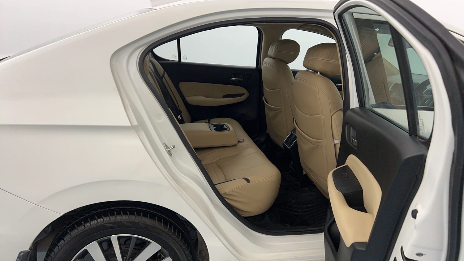 Used 2021 Honda City VX CVT Petrol Petrol Automatic interior RIGHT SIDE REAR DOOR CABIN VIEW