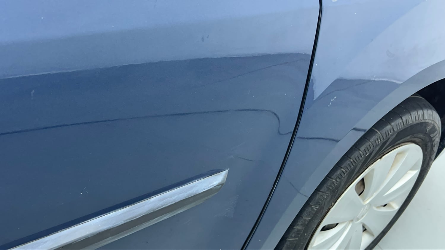 Used 2016 Maruti Suzuki Ertiga VXI Petrol Manual dents MINOR SCRATCH