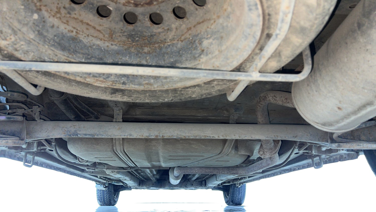Used 2016 Maruti Suzuki Ertiga VXI Petrol Manual extra REAR UNDERBODY VIEW (TAKEN FROM REAR)