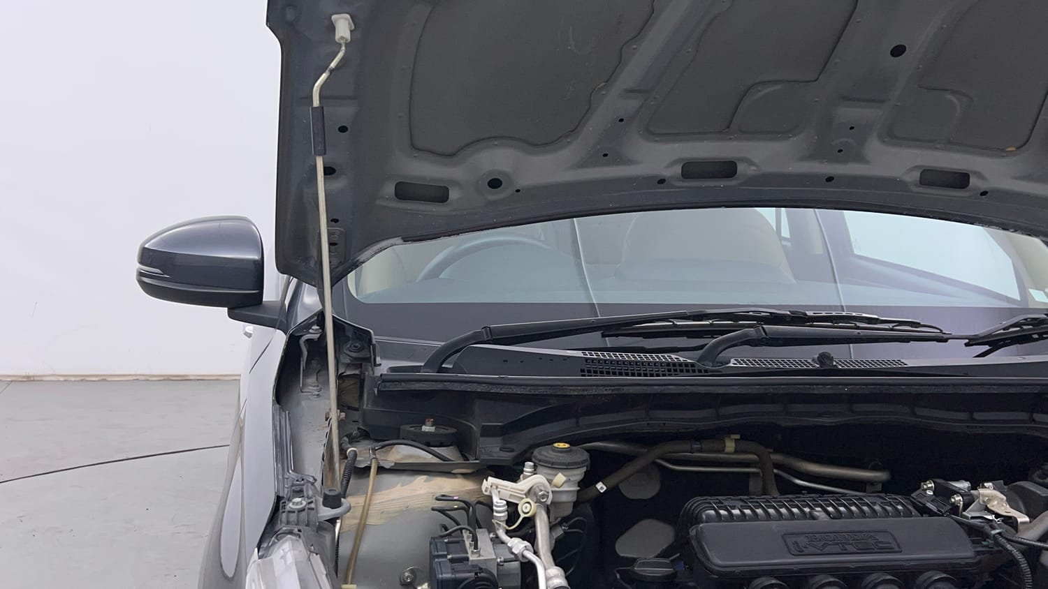 Used 2023 Honda Amaze VX 1.2 Petrol CVT Petrol Automatic engine ENGINE RIGHT SIDE HINGE & APRON VIEW