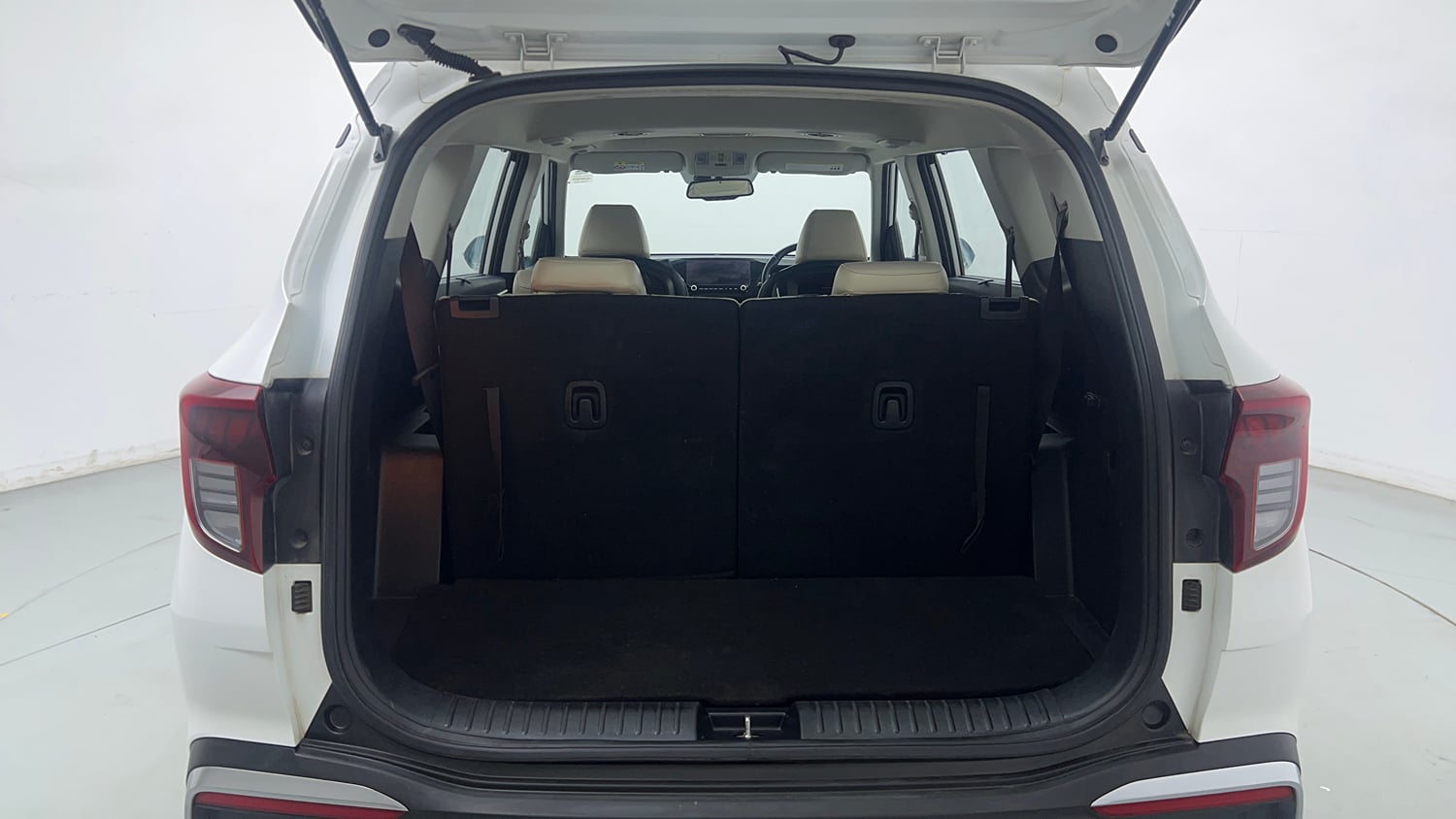 Used 2023 Kia Carens Luxury Plus 1.5 Diesel iMT 7 STR Diesel Manual interior DICKY INSIDE VIEW
