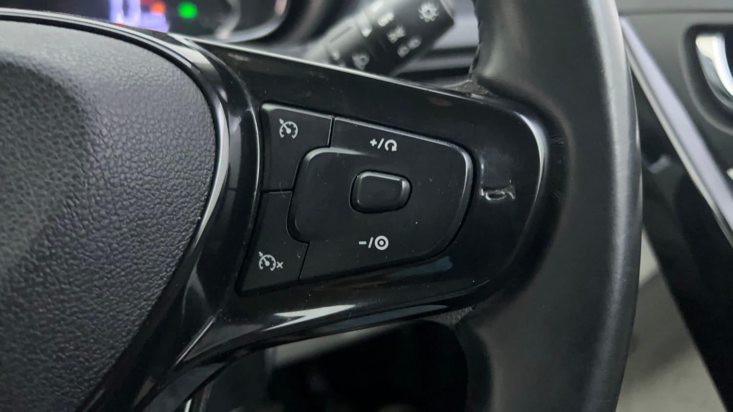 Used 2023 Tata Nexon XZ Plus LUX Petrol Manual top_features Cruise control