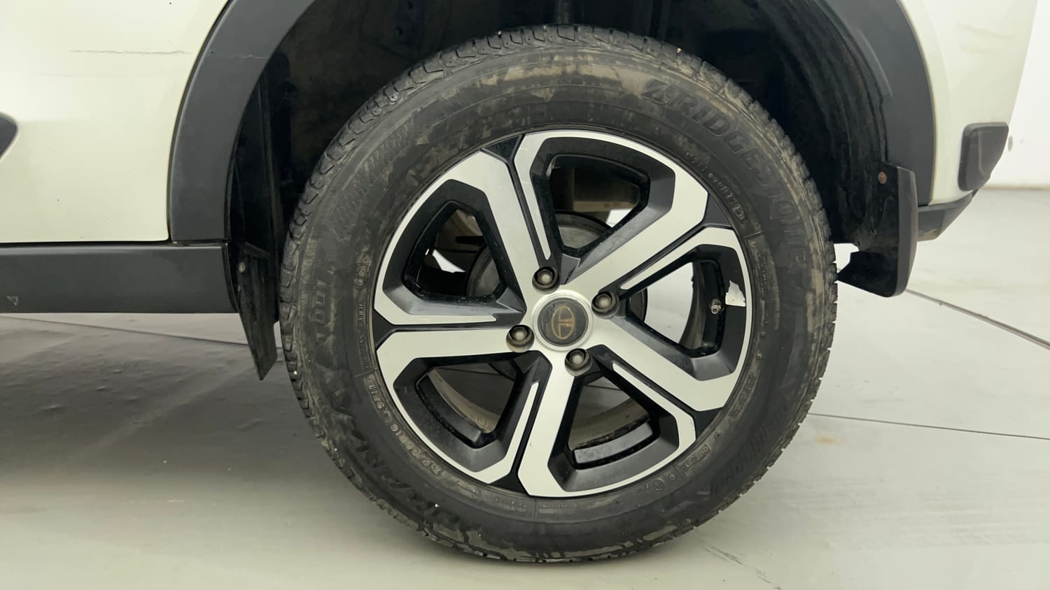 Used 2023 Tata Nexon XZ Plus LUX Petrol Manual tyres LEFT REAR TYRE RIM VIEW