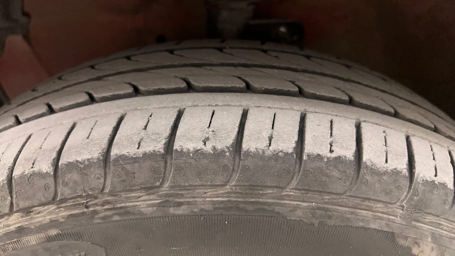 Used 2014 Maruti Suzuki Celerio VXi AMT Petrol Automatic tyres LEFT FRONT TYRE TREAD VIEW