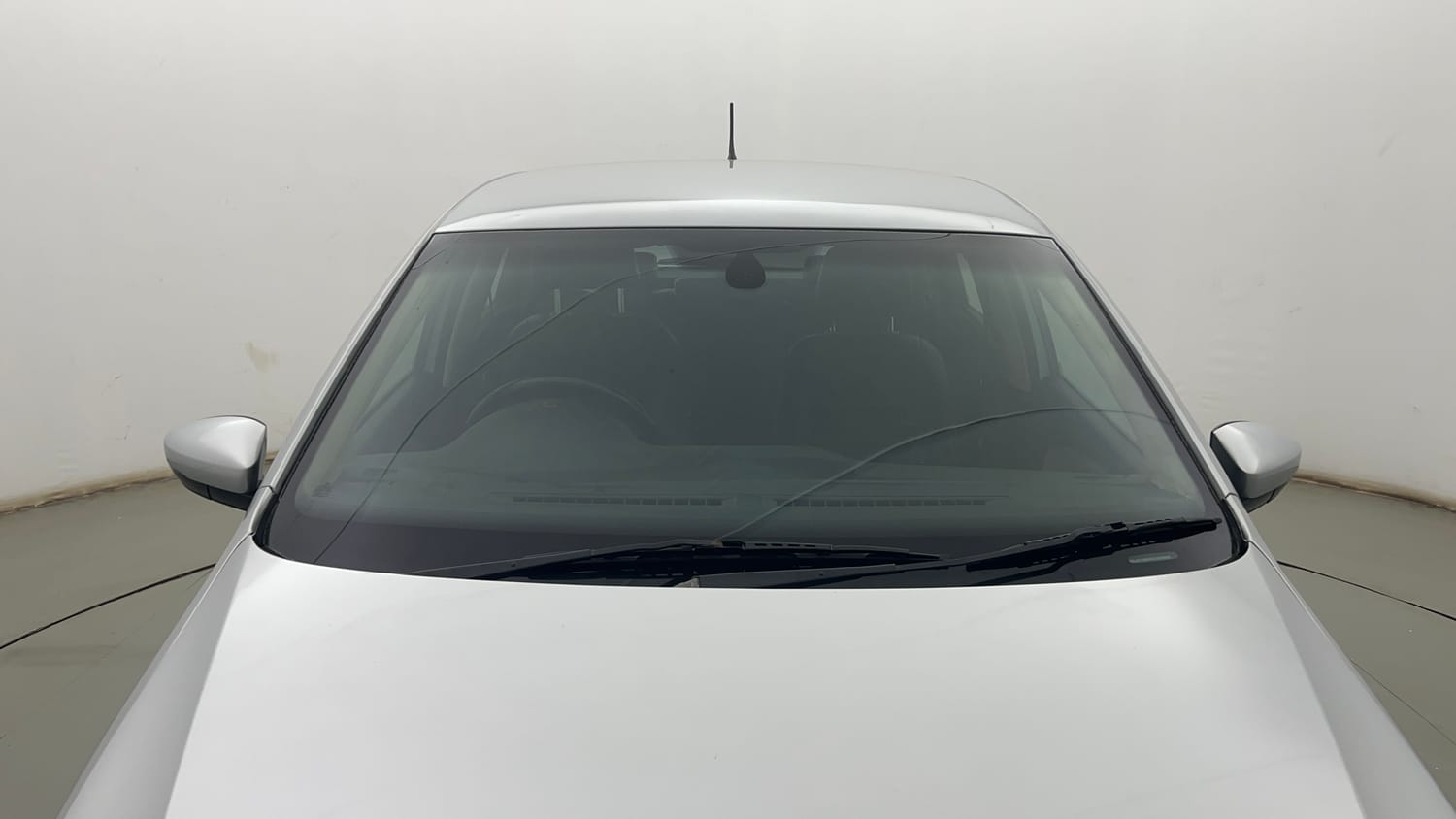 Used 2016 Volkswagen Polo Highline1.2L (P) Petrol Manual exterior FRONT WINDSHIELD VIEW