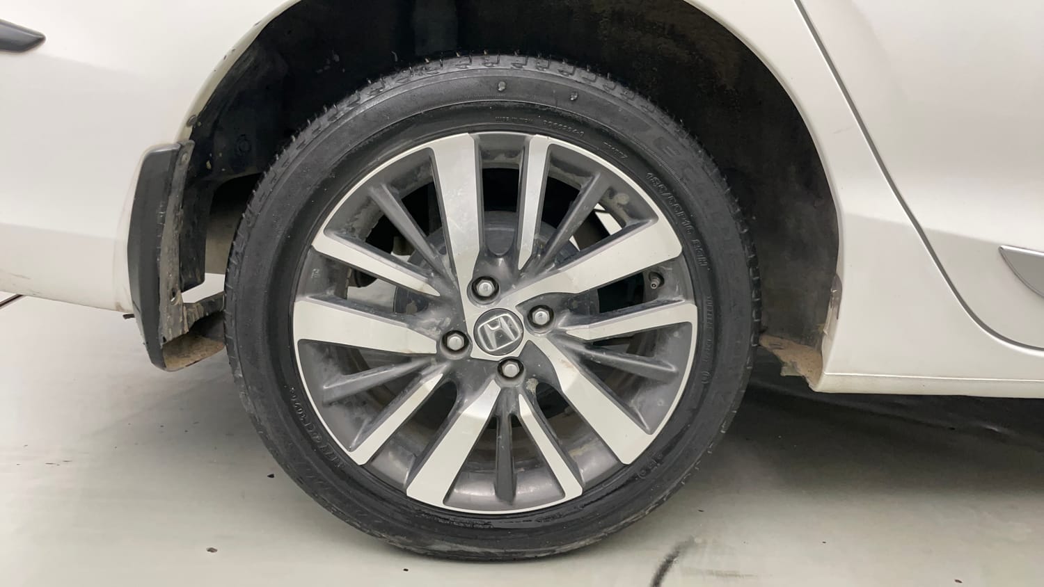 Used 2020 Honda City ZX Petrol Petrol Manual tyres RIGHT REAR TYRE RIM VIEW