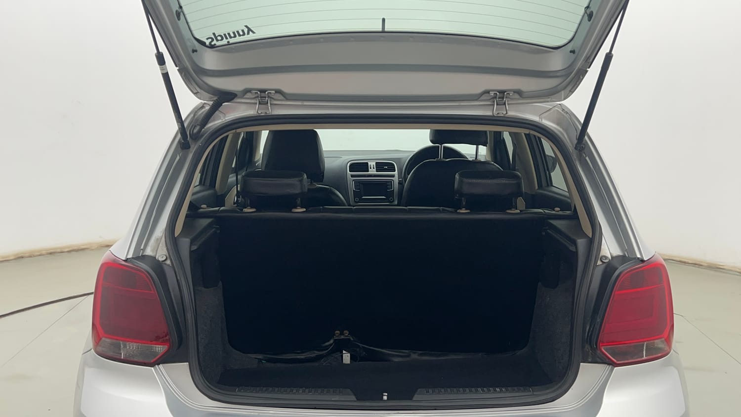 Used 2016 Volkswagen Polo Highline1.2L (P) Petrol Manual interior DICKY INSIDE VIEW