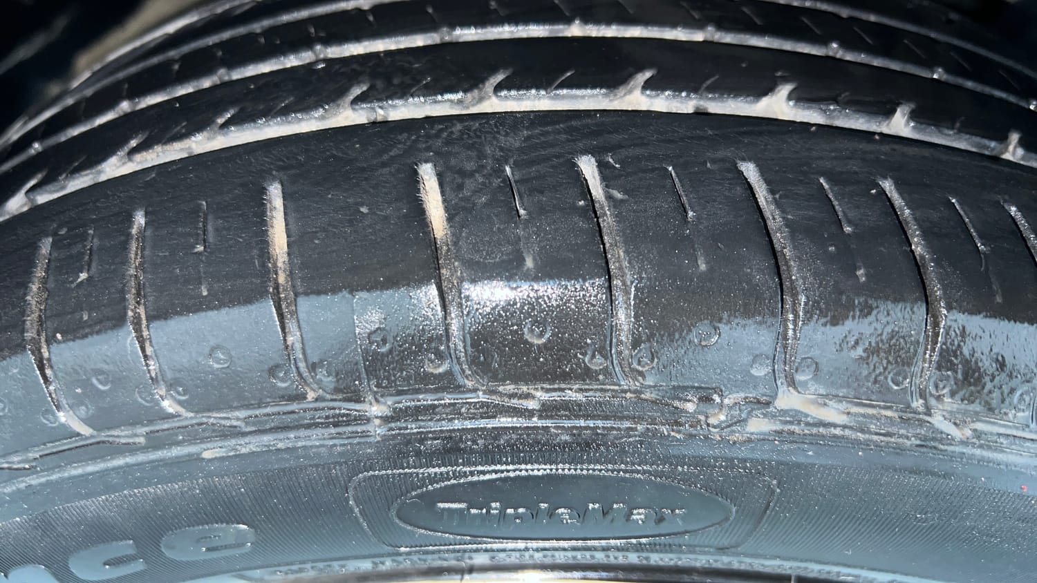 Used 2022 Tata Nexon XM Plus (S) Petrol Manual tyres RIGHT FRONT TYRE TREAD VIEW