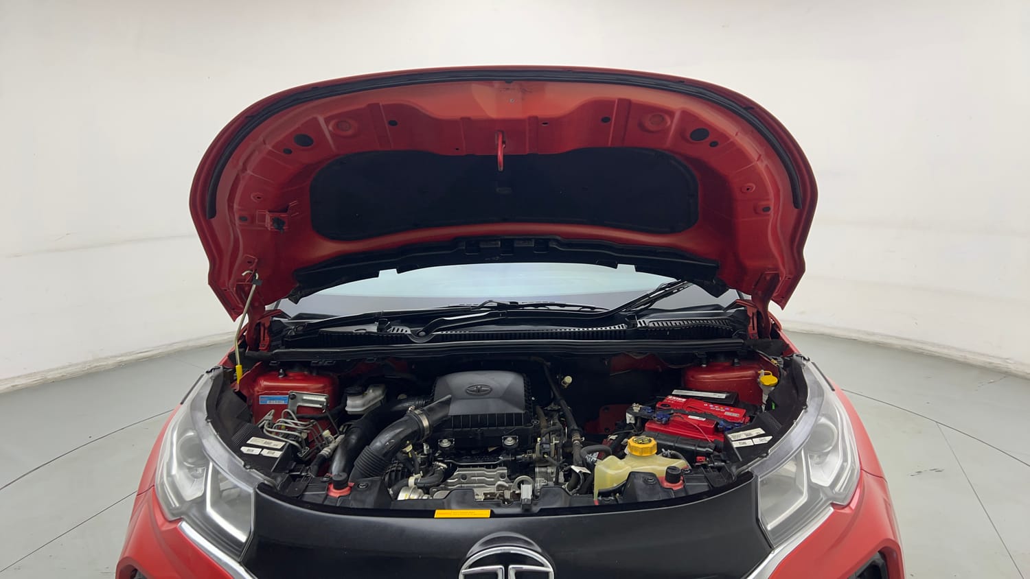 Used 2022 Tata Nexon XM Plus (S) Petrol Manual engine ENGINE & BONNET OPEN FRONT VIEW