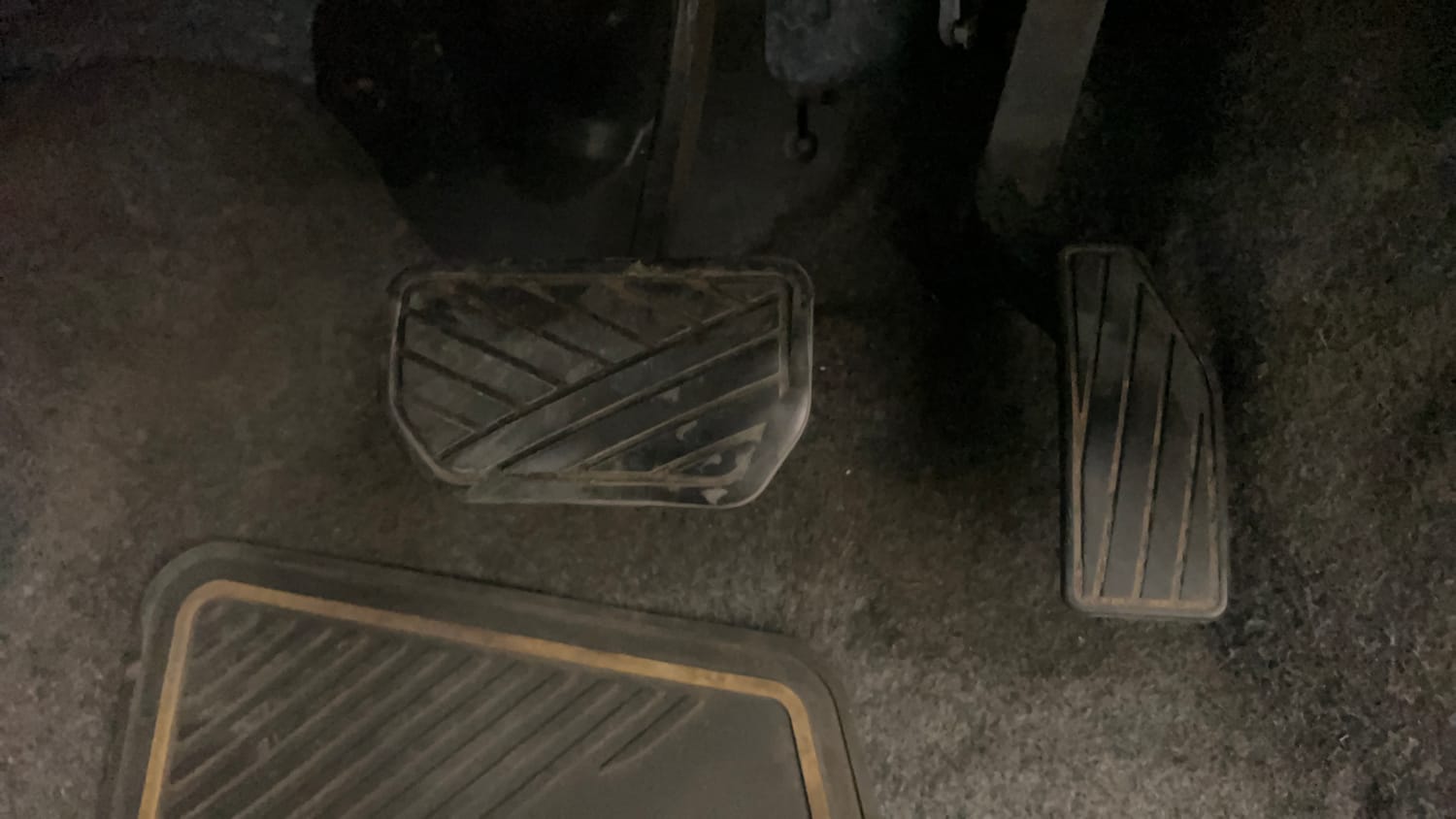 Used 2014 Maruti Suzuki Celerio VXi AMT Petrol Automatic interior PEDALS VIEW