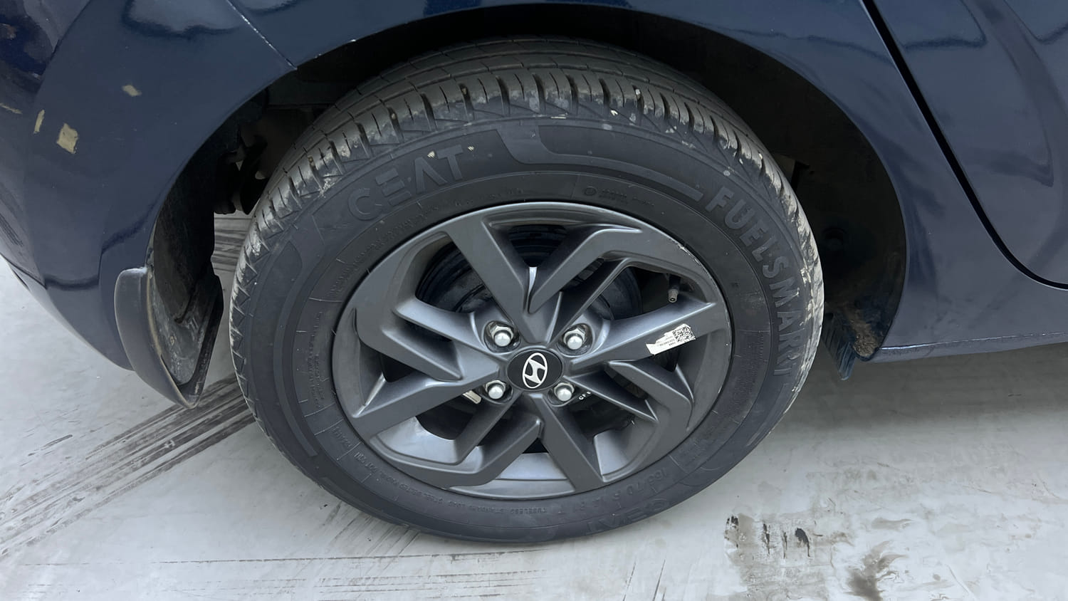 Used 2022 Hyundai Grand i10 Nios Sportz 1.2 Kappa VTVT Petrol Manual tyres RIGHT REAR TYRE RIM VIEW