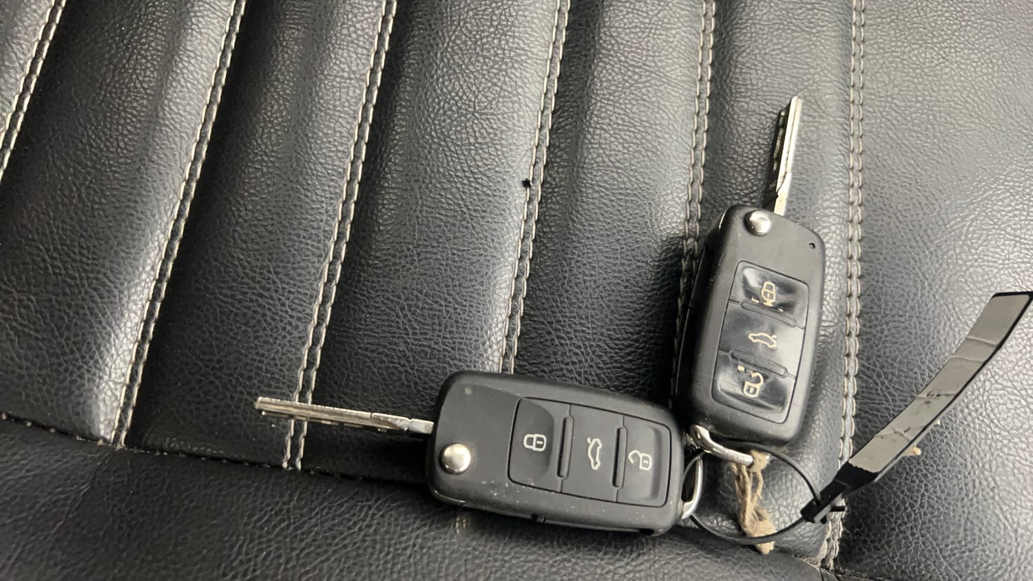 Used 2016 Volkswagen Polo Highline1.2L (P) Petrol Manual extra CAR KEY VIEW