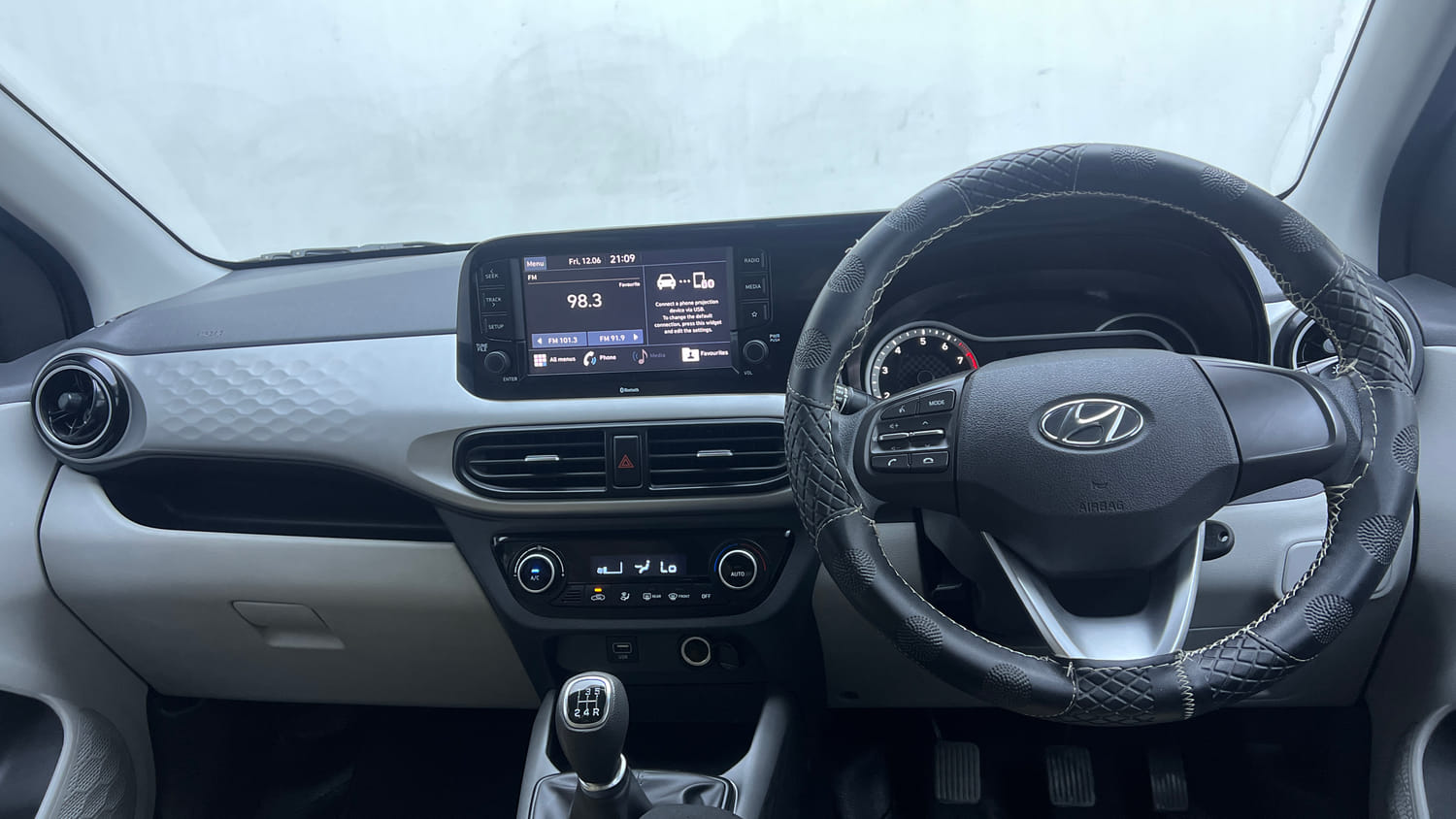 Used 2022 Hyundai Grand i10 Nios Sportz 1.2 Kappa VTVT Petrol Manual interior DASHBOARD VIEW