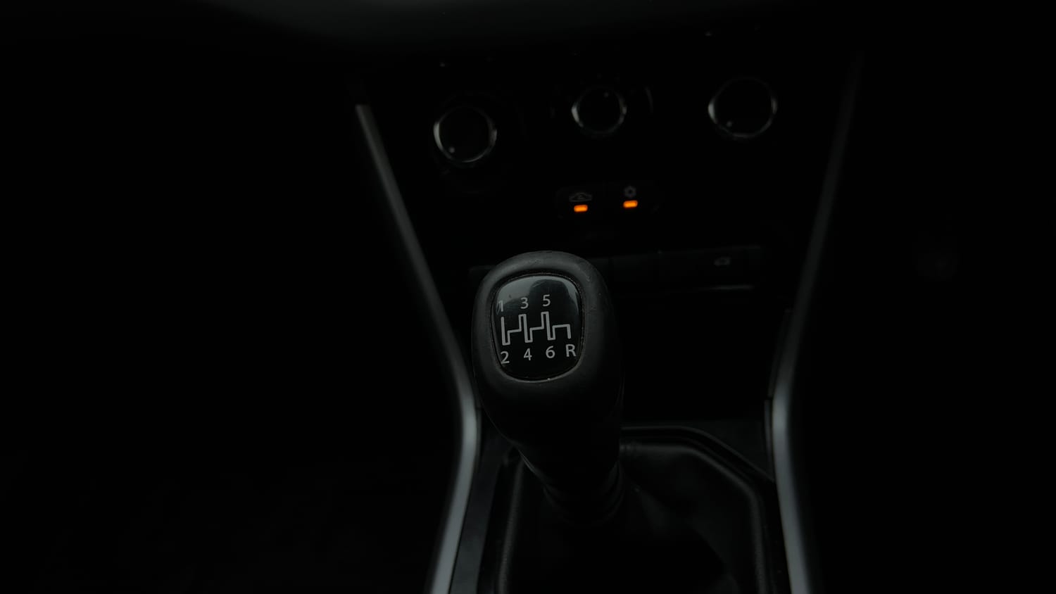 Used 2022 Tata Nexon XM Plus (S) Petrol Manual interior GEAR  KNOB VIEW