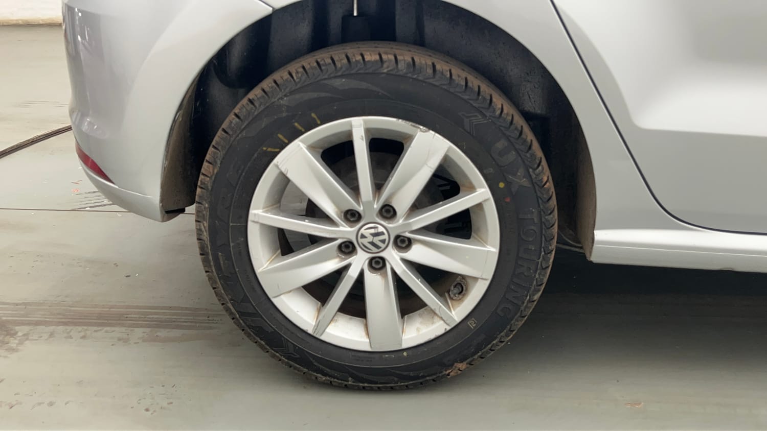 Used 2016 Volkswagen Polo Highline1.2L (P) Petrol Manual tyres RIGHT REAR TYRE RIM VIEW