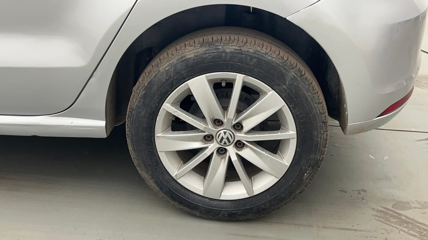 Used 2016 Volkswagen Polo Highline1.2L (P) Petrol Manual tyres LEFT REAR TYRE RIM VIEW
