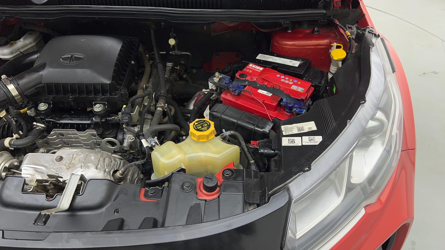 Used 2022 Tata Nexon XM Plus (S) Petrol Manual engine ENGINE LEFT SIDE VIEW
