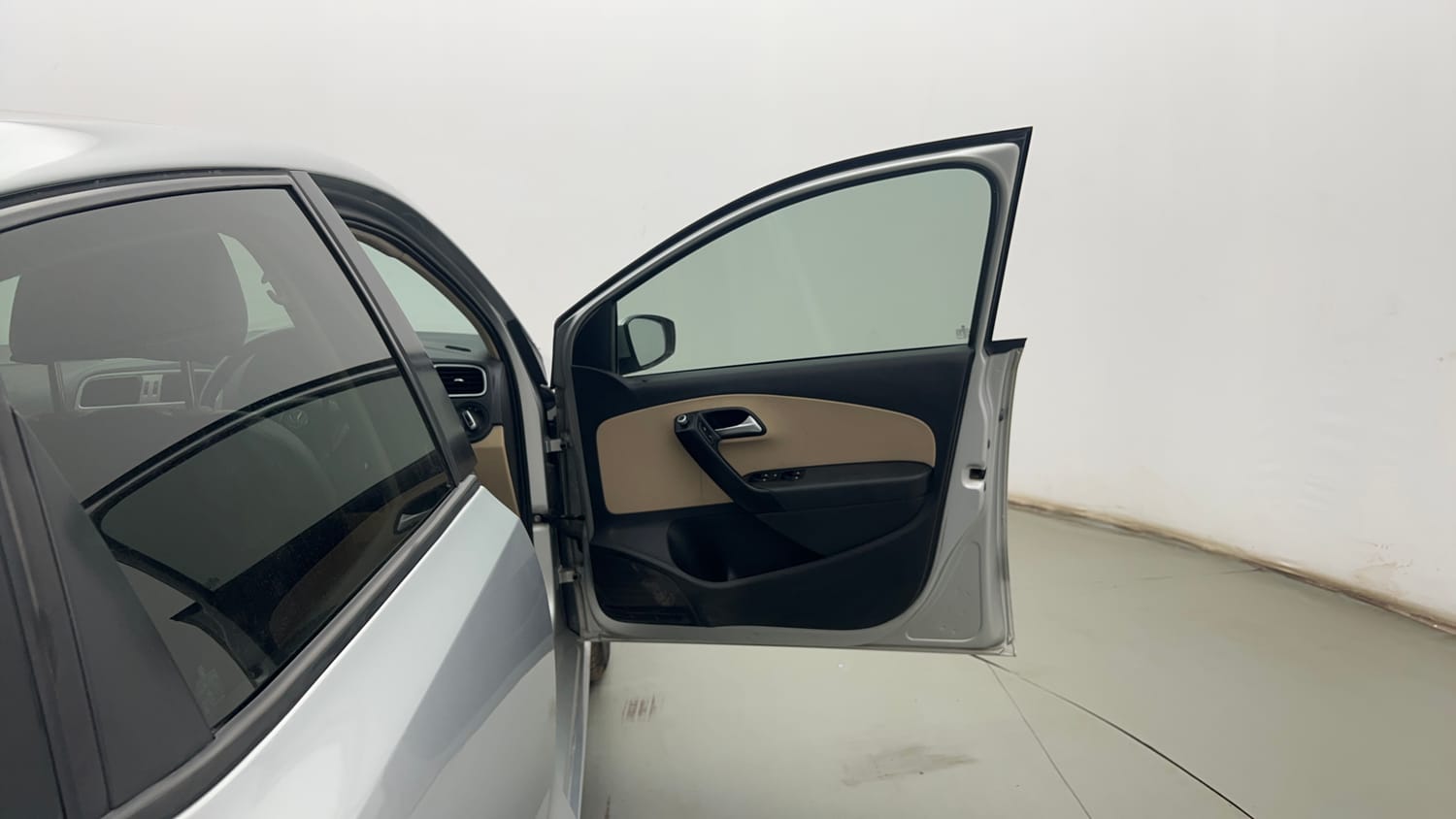 Used 2016 Volkswagen Polo Highline1.2L (P) Petrol Manual interior RIGHT FRONT DOOR OPEN VIEW