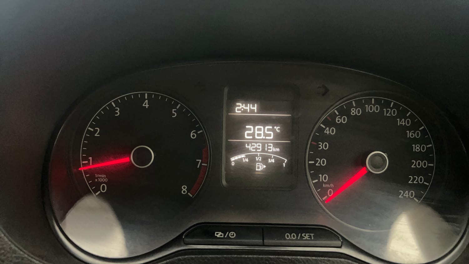 Used 2016 Volkswagen Polo Highline1.2L (P) Petrol Manual interior CLUSTERMETER VIEW