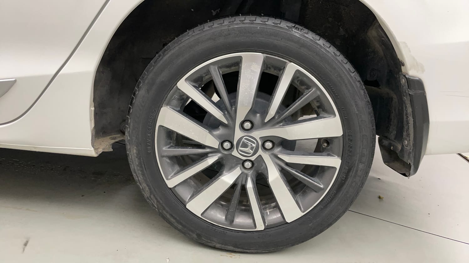 Used 2020 Honda City ZX Petrol Petrol Manual tyres LEFT REAR TYRE RIM VIEW