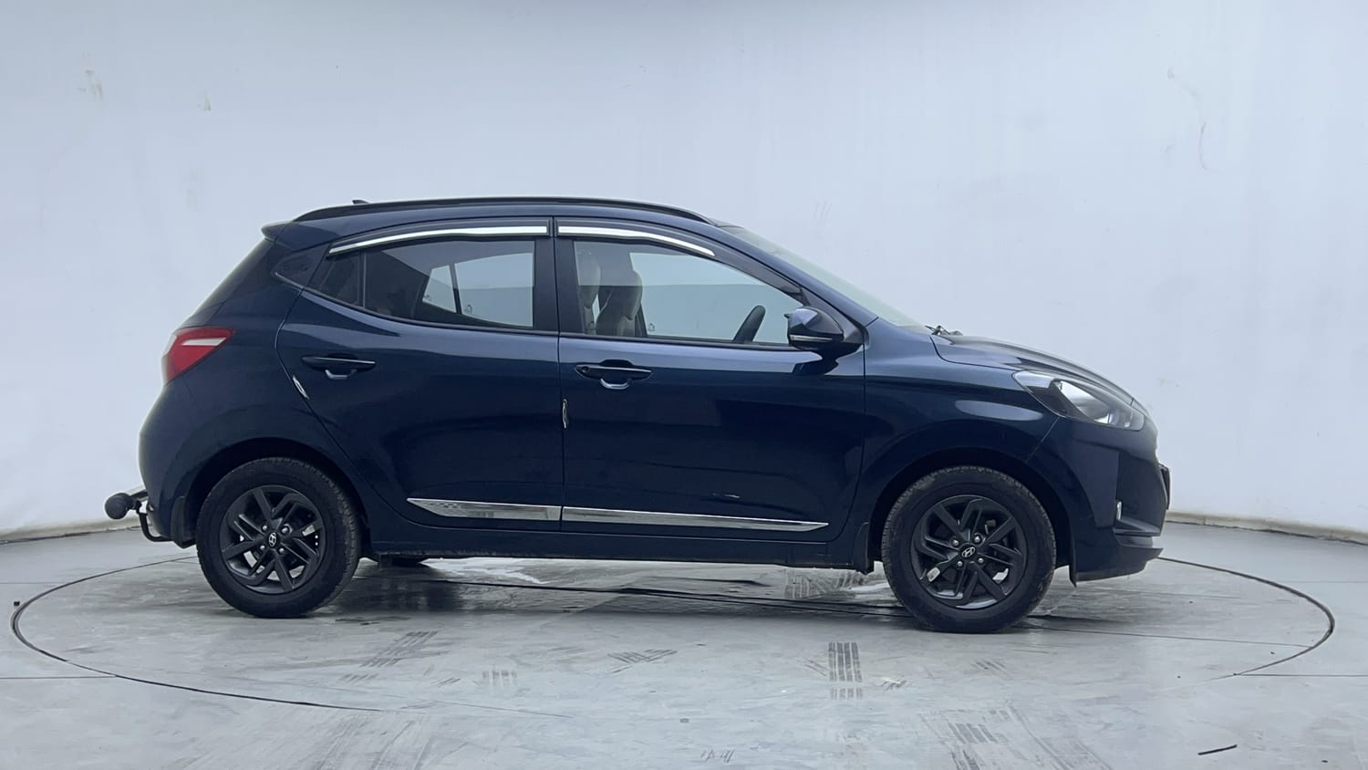 Used 2022 Hyundai Grand i10 Nios Sportz 1.2 Kappa VTVT Petrol Manual exterior RIGHT SIDE VIEW