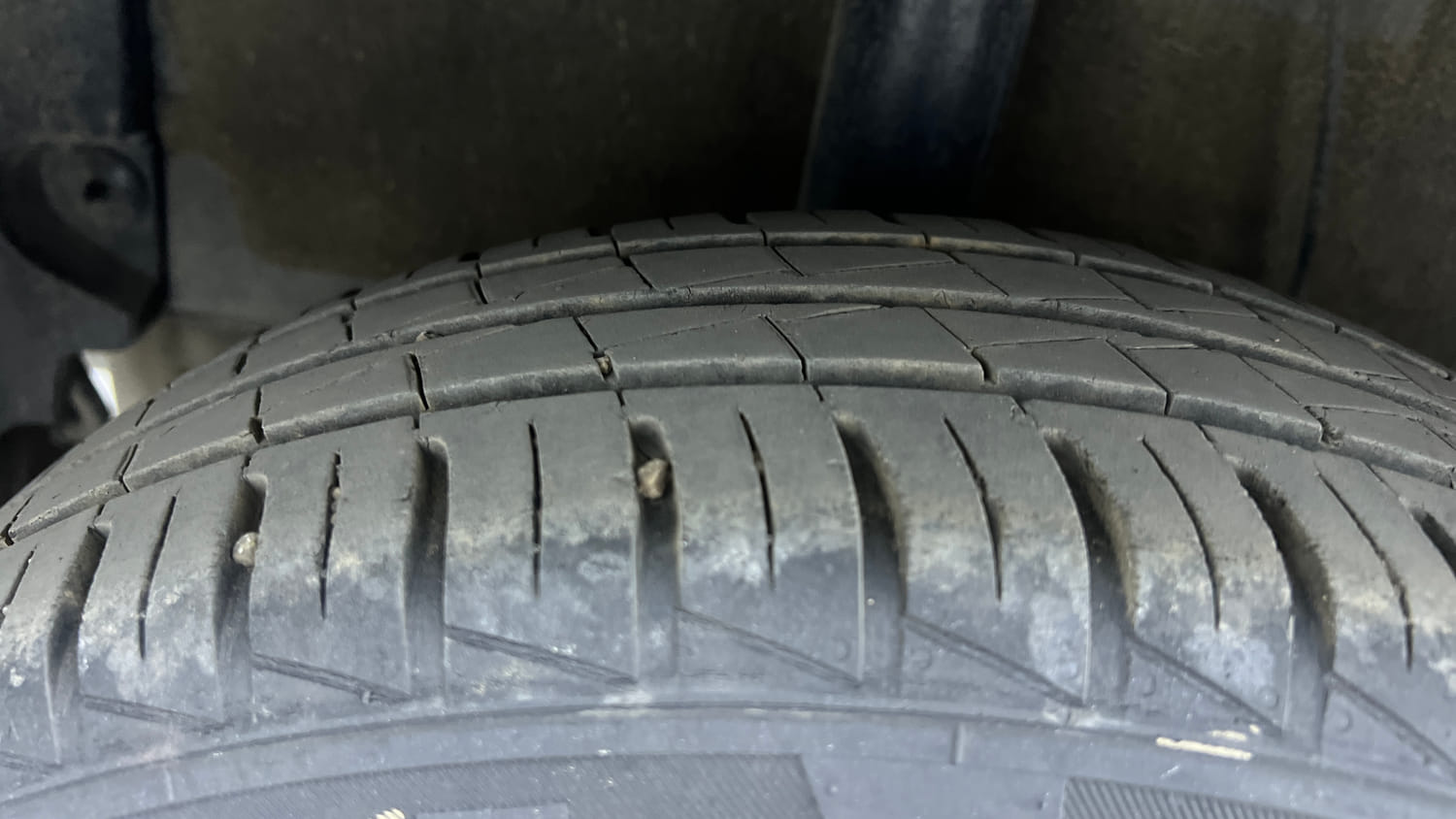 Used 2022 Hyundai Grand i10 Nios Sportz 1.2 Kappa VTVT Petrol Manual tyres RIGHT REAR TYRE TREAD VIEW